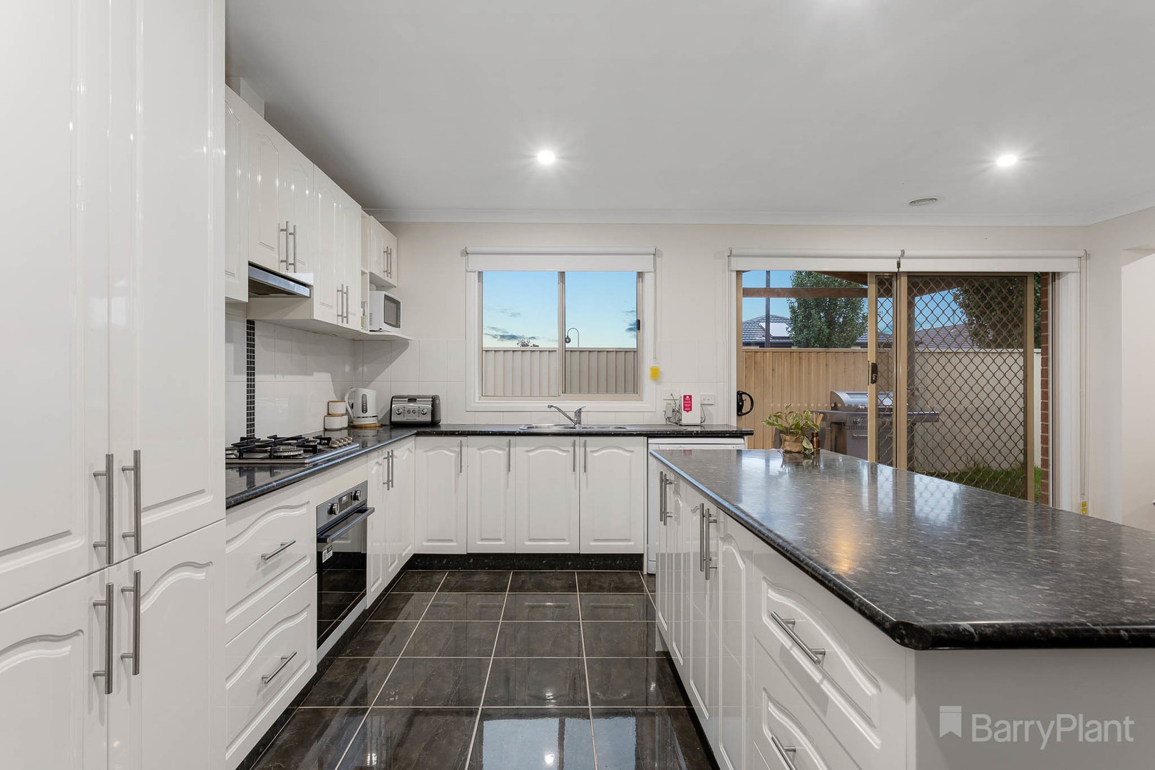 25 Wild Cherry Avenue, Pakenham, VIC 3810, Pakenham - Thumbnail 3
