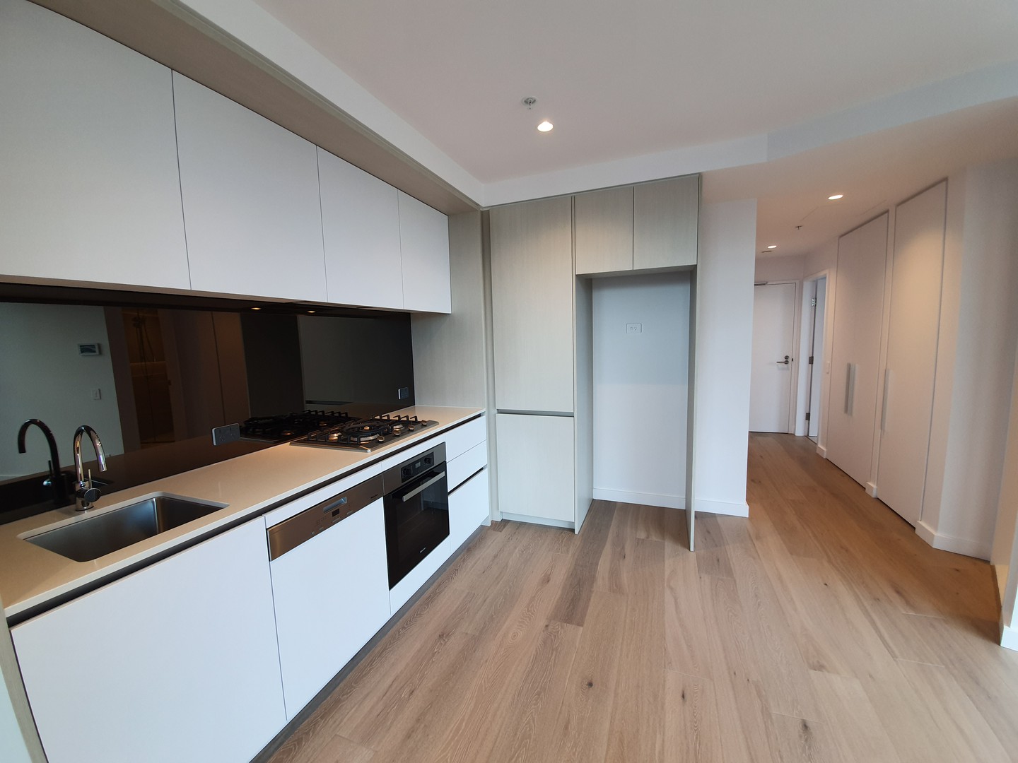2501/628 FLINDERS Street, Docklands, VIC 3008, Docklands - Thumbnail 3