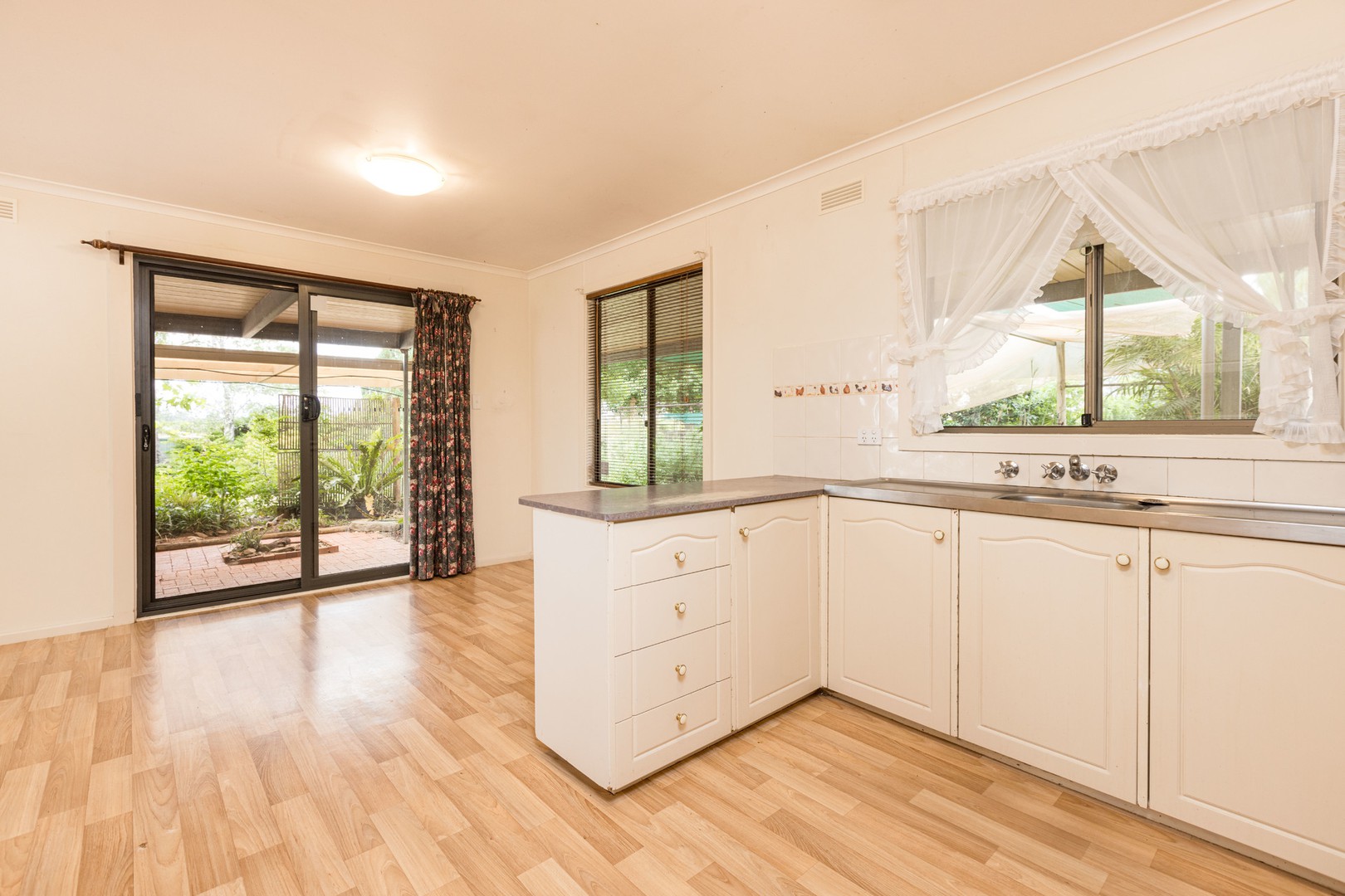 255 Millewa Road, Red Cliffs, VIC 3496, Red Cliffs - Thumbnail 5