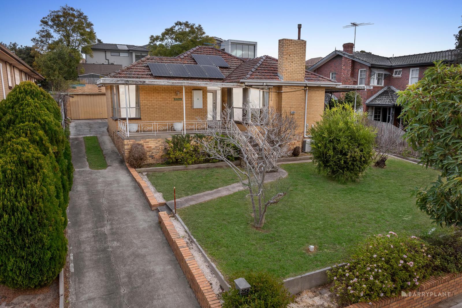 256 Highbury Road, Mount Waverley, VIC 3149 - Thumbnail 2 - 11/07/2025