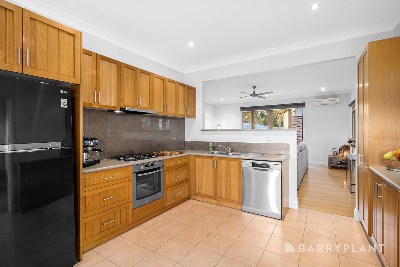 259 Warburton Highway, Wandin North, VIC 3139, Wandin North - Thumbnail 3