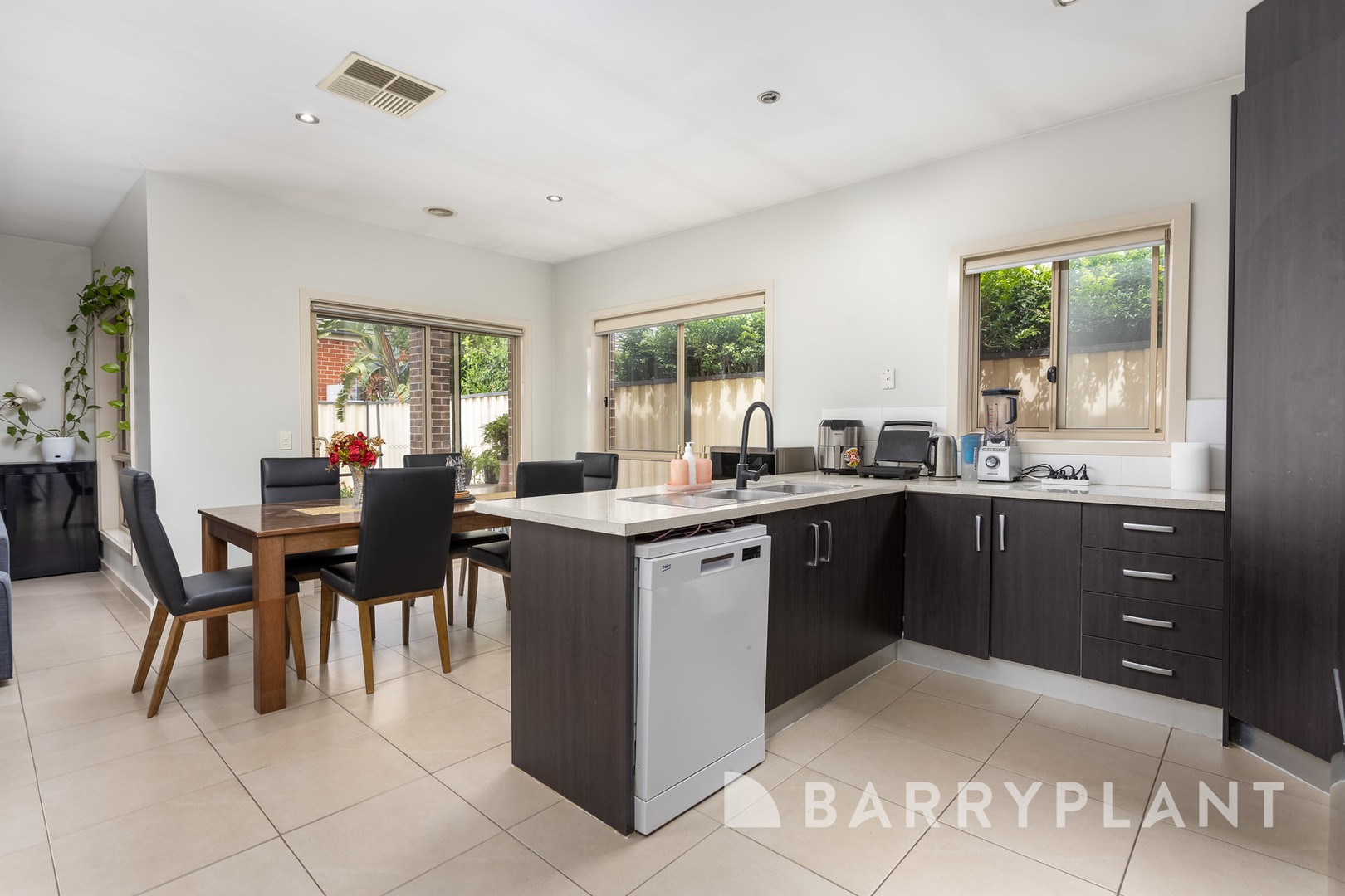 25B Santander Crescent, Point Cook, VIC 3030, Point Cook - Thumbnail 5