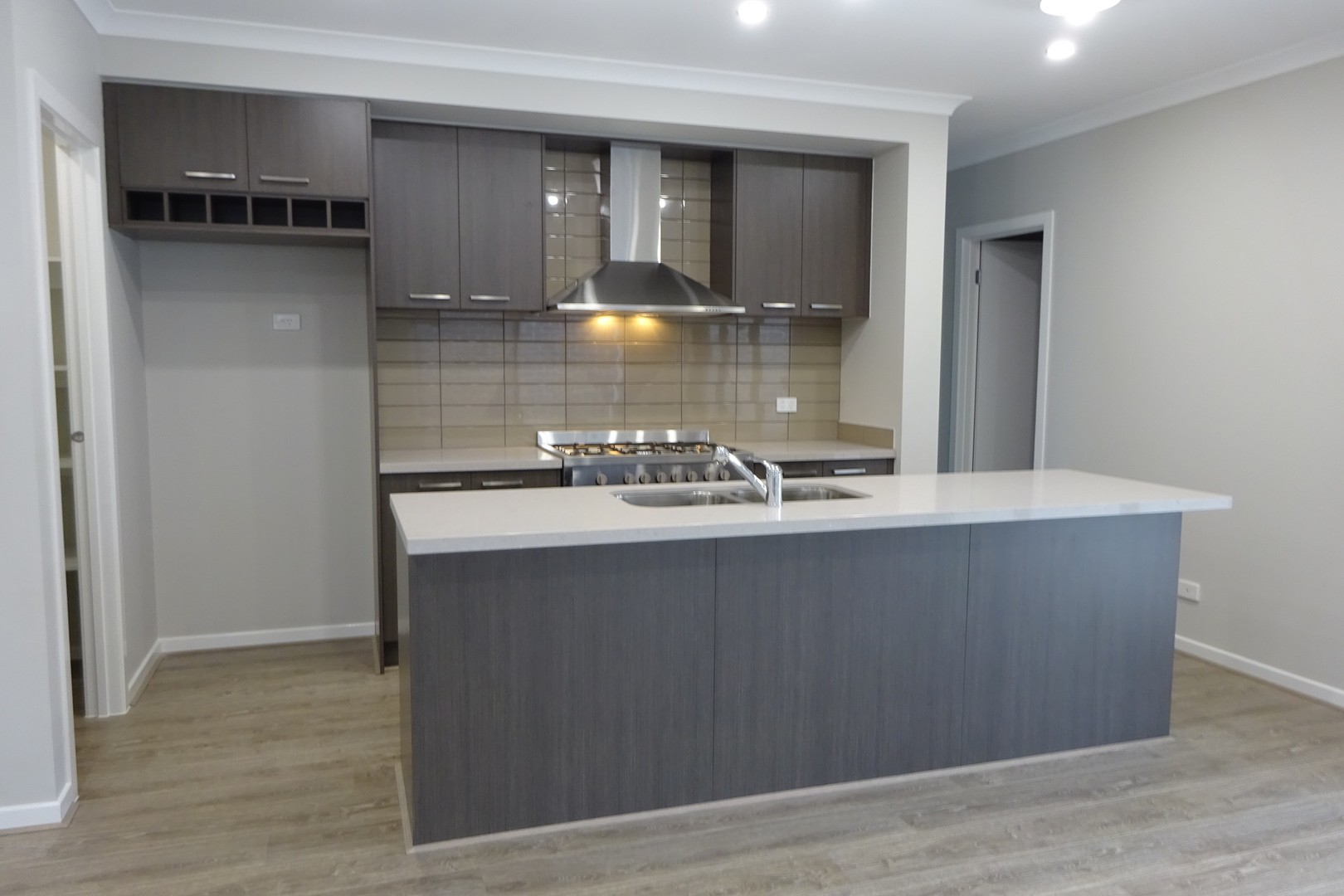 26 Angove Street, Craigieburn, VIC 3064, Craigieburn - Thumbnail 2