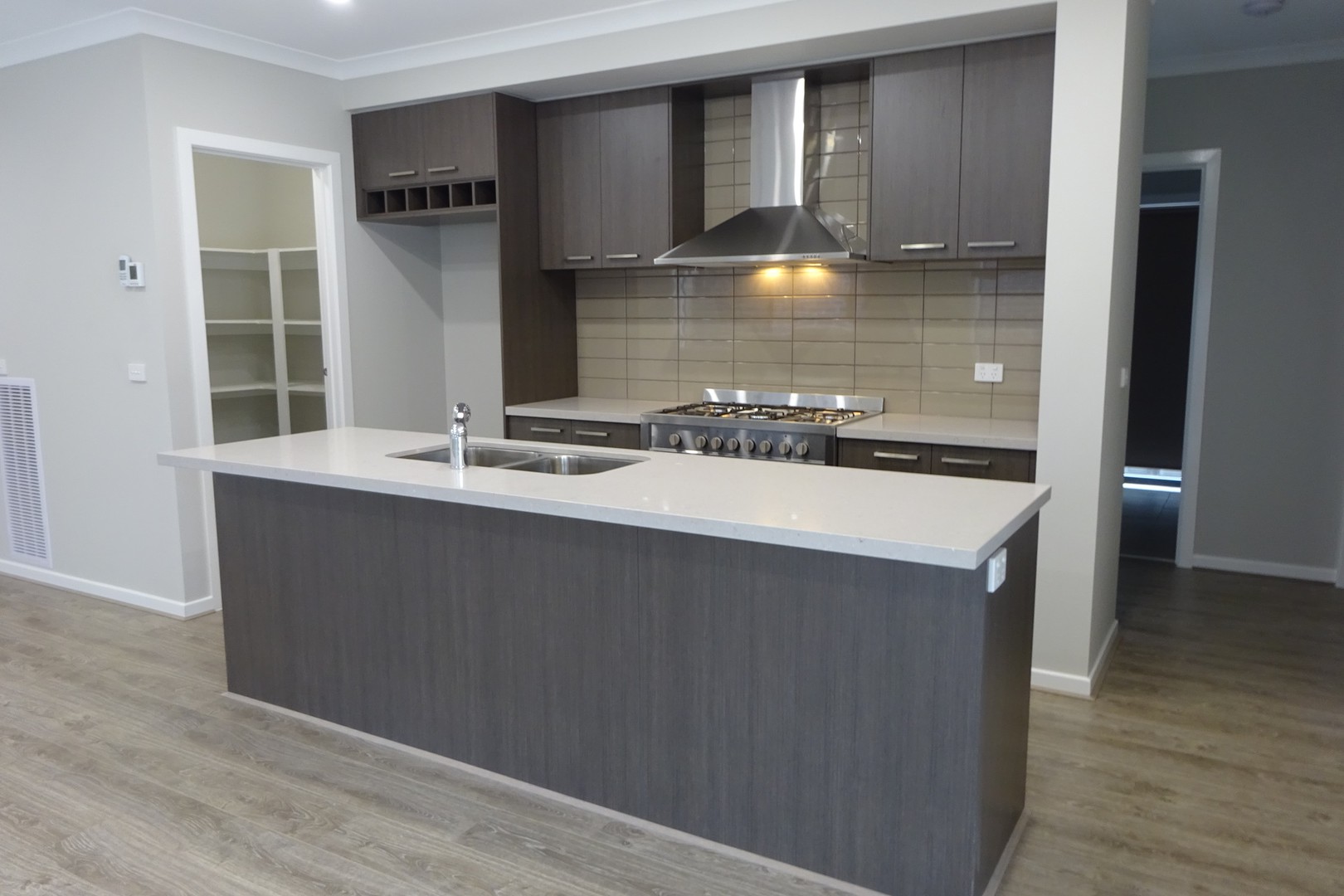 26 Angove Street, Craigieburn, VIC 3064, Craigieburn - Thumbnail 3
