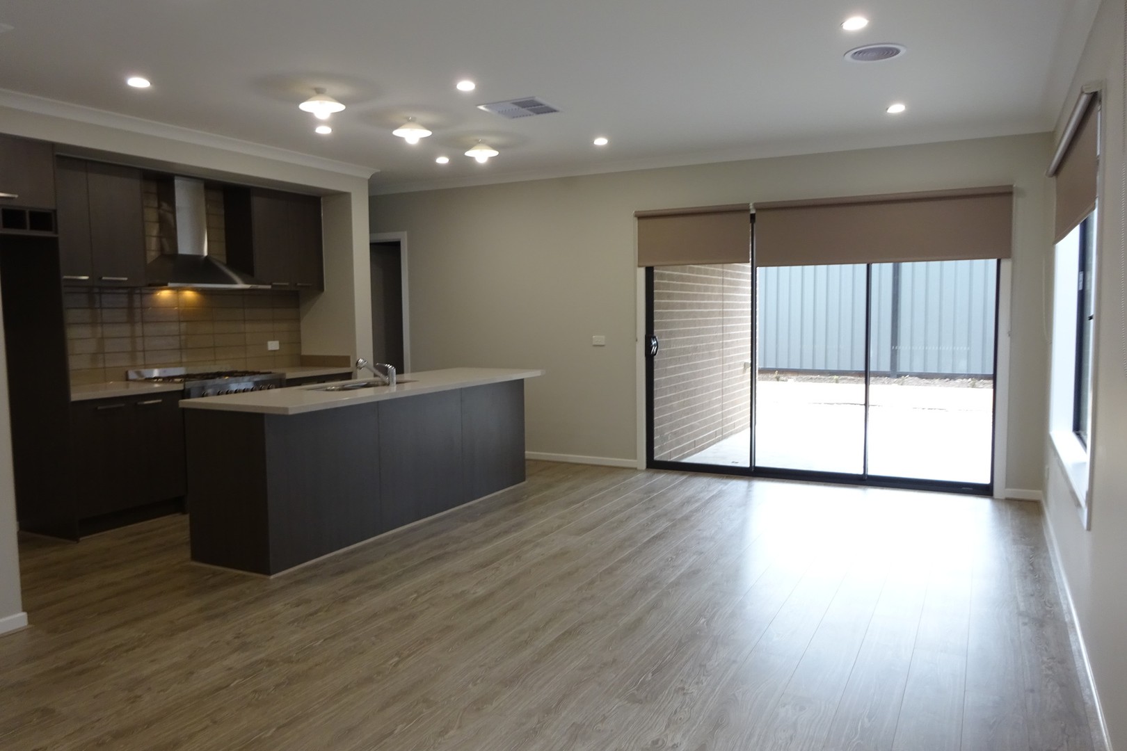 26 Angove Street, Craigieburn, VIC 3064, Craigieburn - Thumbnail 4