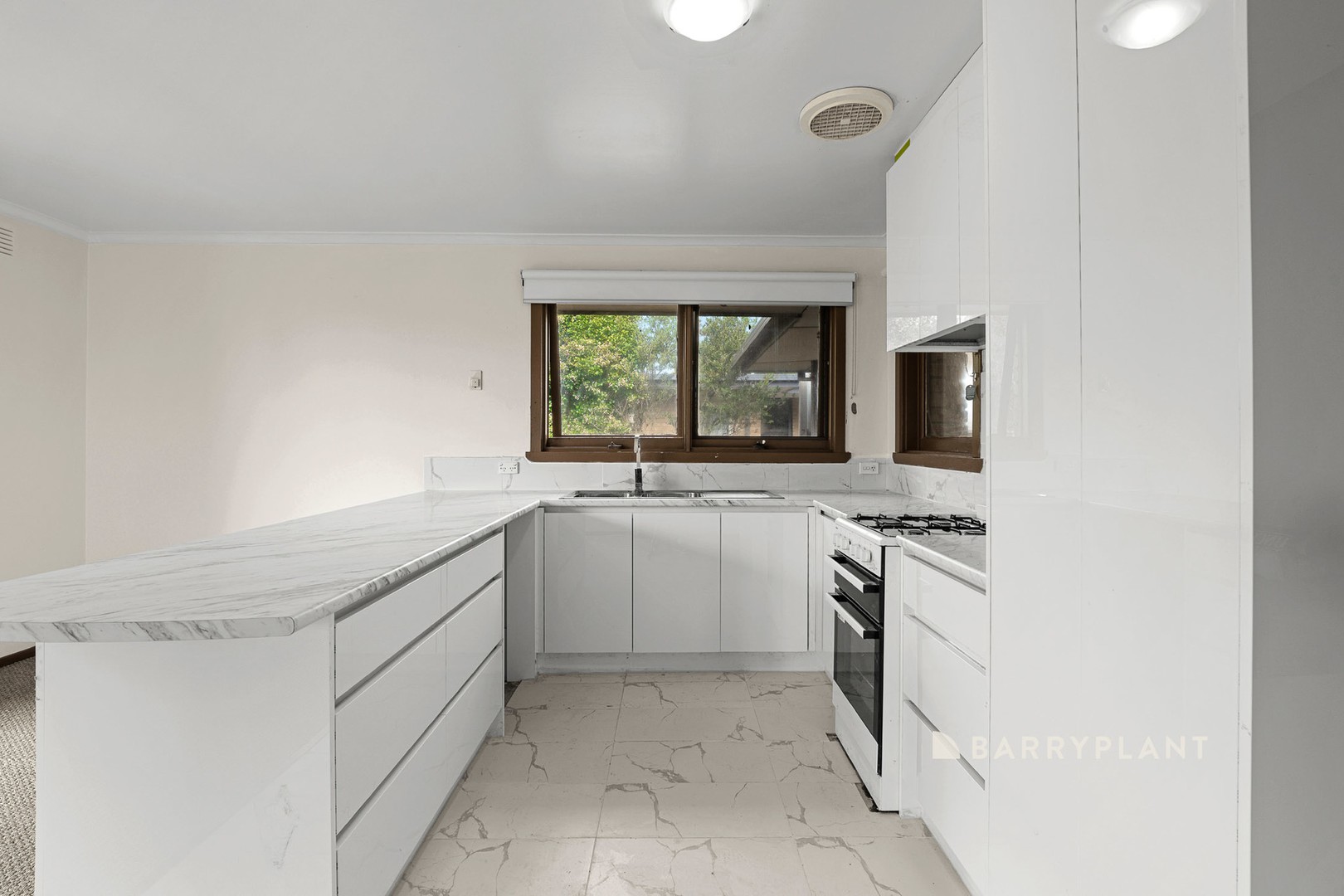 26 Archibald Crescent, Warragul, VIC 3820, Warragul - Thumbnail 5