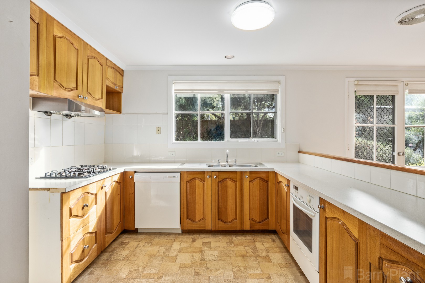 26 Athelstane Drive, Ringwood North, VIC 3134, Ringwood North - Thumbnail 2