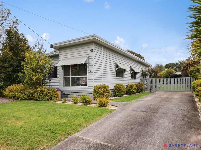 26 Birdwood Avenue, Cowes, VIC 3922 - Image - 12/11/2025