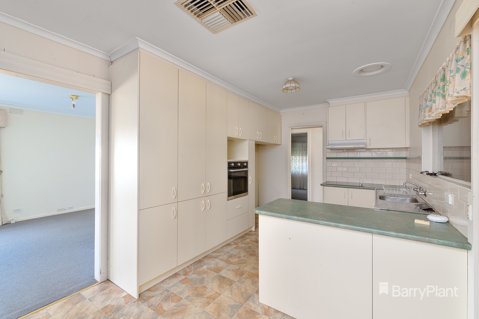 26 Devereaux Street, Oak Park, VIC 3046, Oak Park - Thumbnail 6