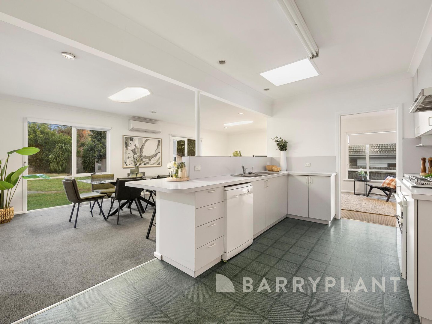 26 Florence Avenue, Donvale, VIC 3111 - Thumbnail 2 - 05/03/2025