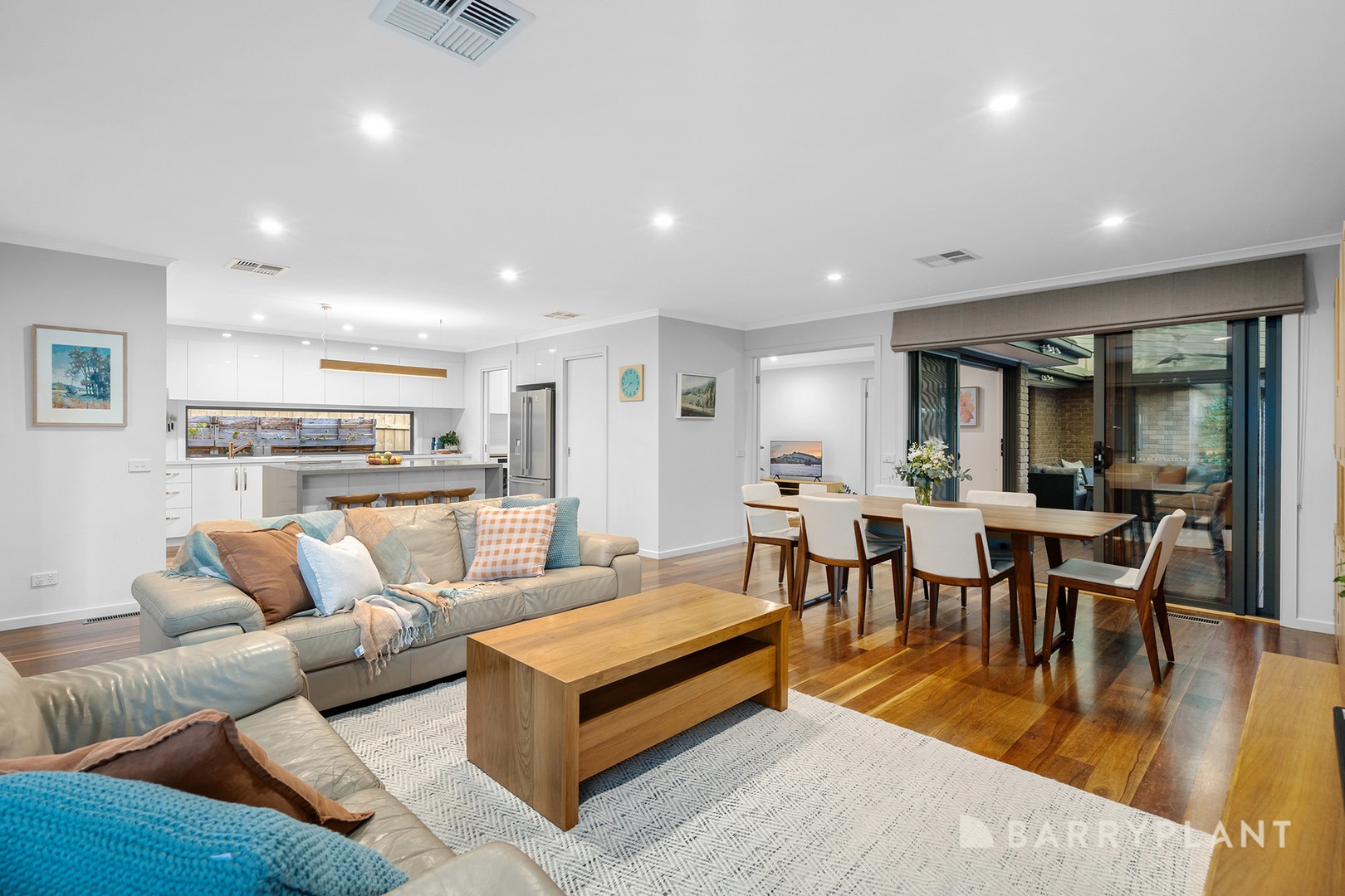 26 Glendale Drive, Chirnside Park, VIC 3116, Chirnside Park - Thumbnail 4