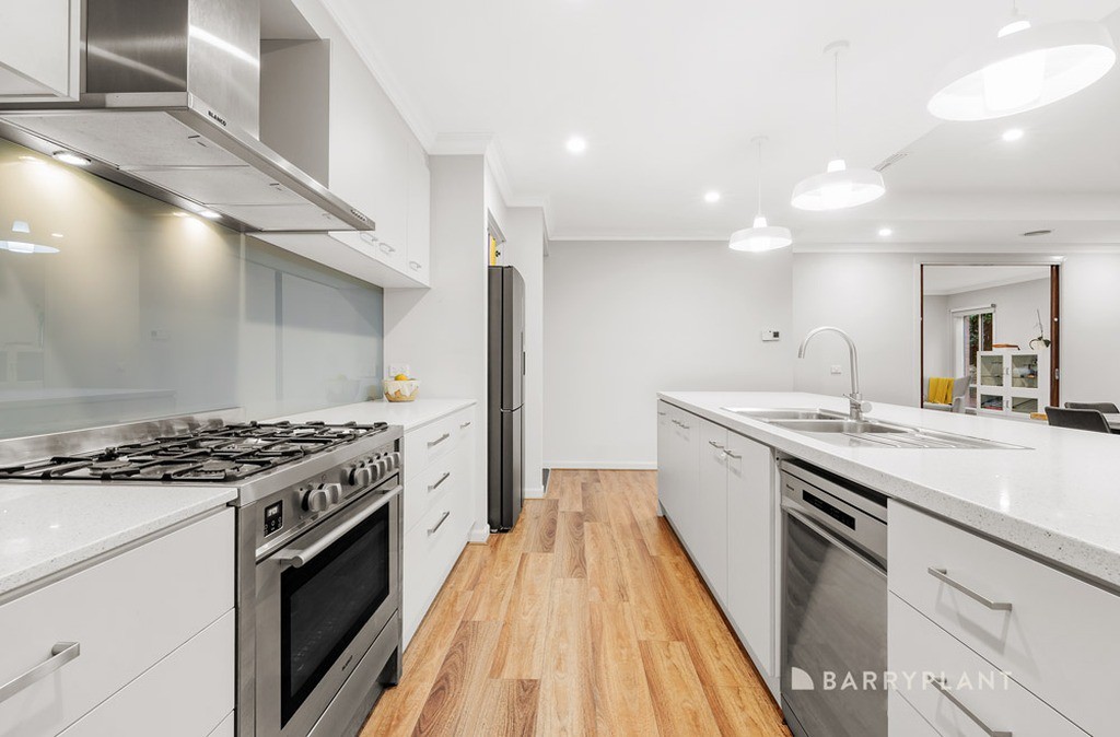 26 Greenside Way, Mernda, VIC 3754 - Thumbnail 2 - 05/02/2025