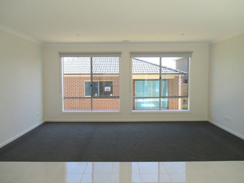 26 Hazelnut Boulevard, Berwick, VIC 3806, Berwick - Thumbnail 5
