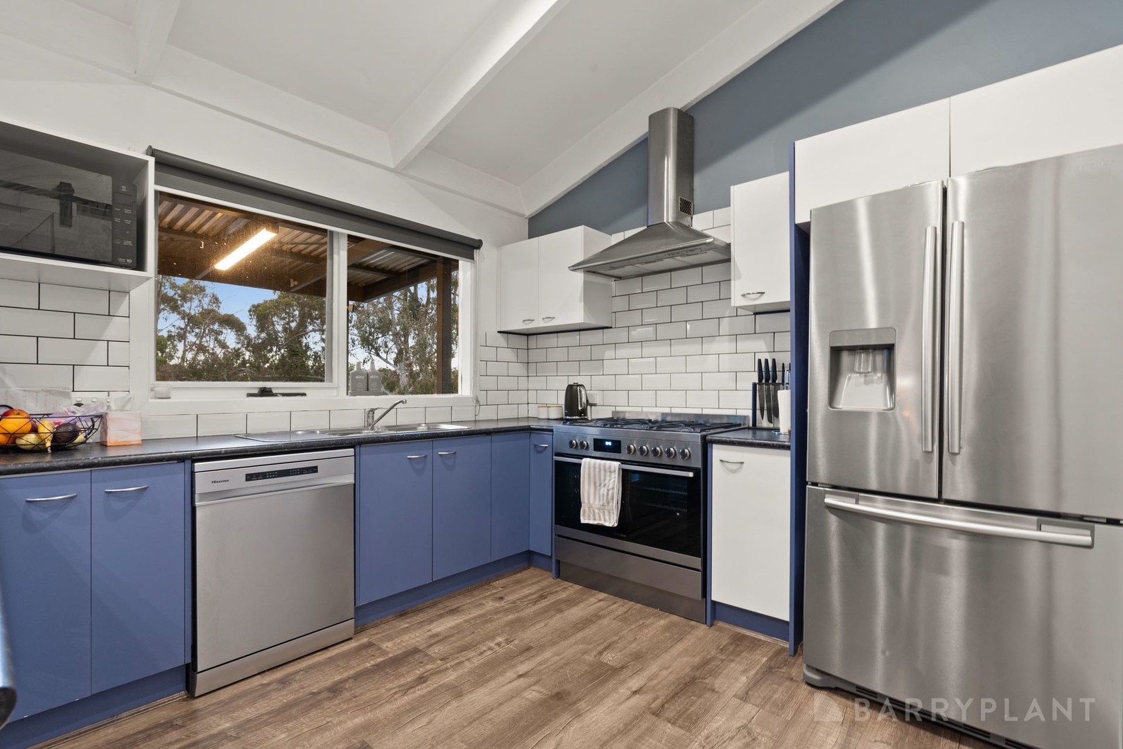 26 Kitchener Parade, Cockatoo, VIC 3781, Cockatoo - Thumbnail 3