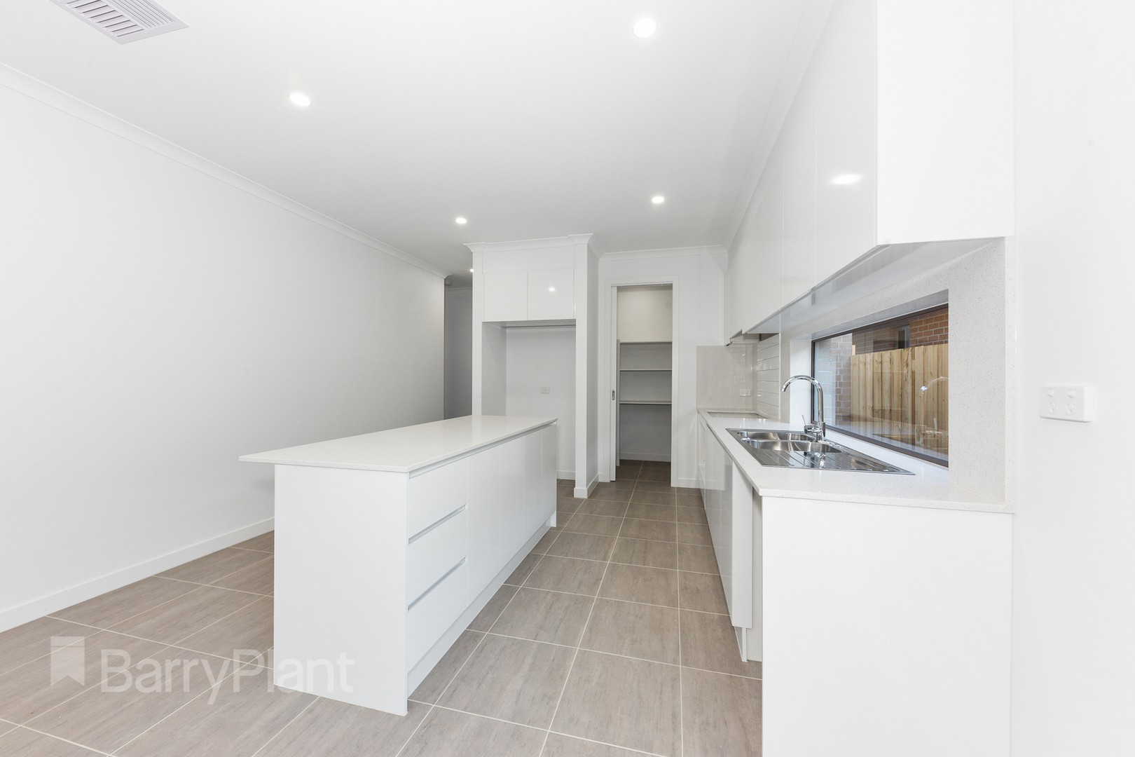 26 Lagoon Drive, Aintree, VIC 3336, Aintree - Thumbnail 3