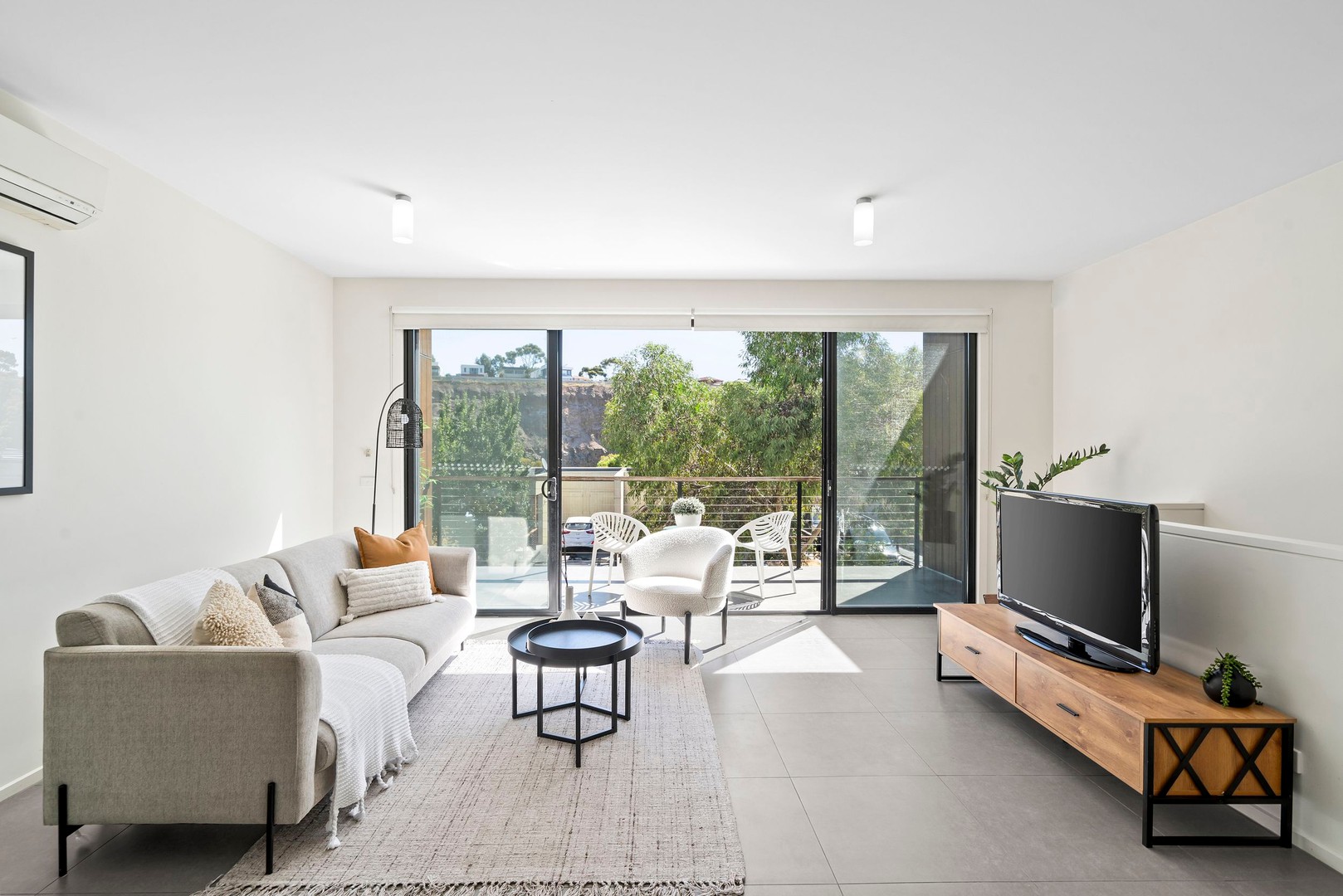 26 Lakeside Crescent, Keilor East, VIC 3033, Keilor East - Thumbnail 2
