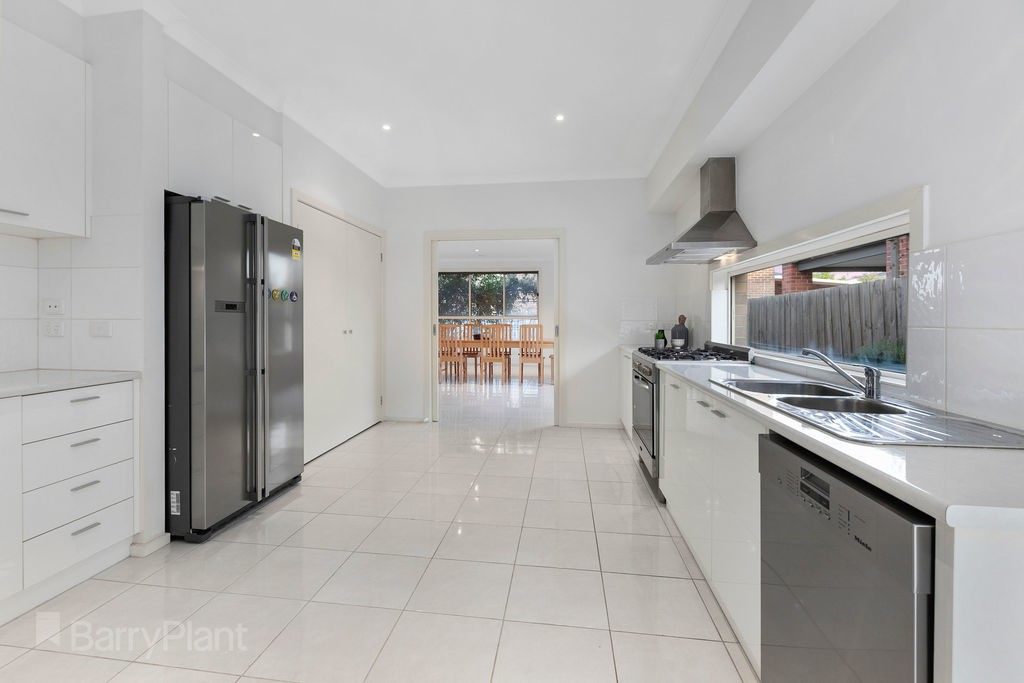 26 Landing Place, Point Cook, VIC 3030, Point Cook - Thumbnail 3