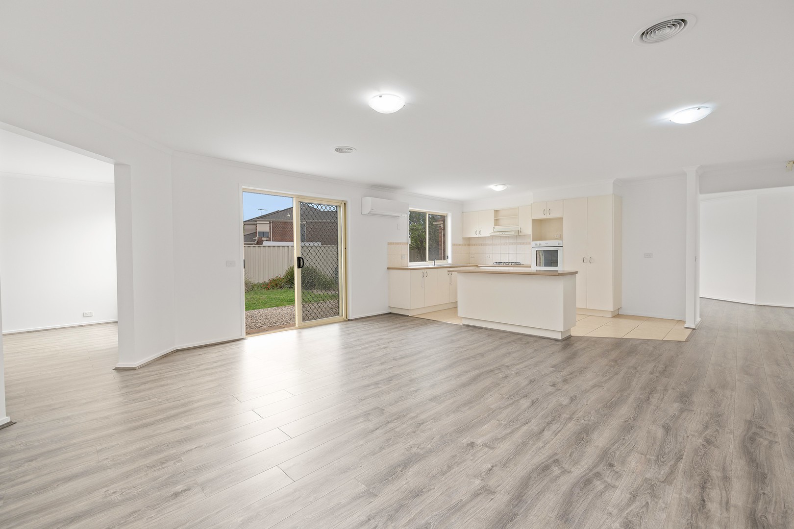 26 Lennon Boulevard, Point Cook, VIC 3030, Point Cook - Thumbnail 4