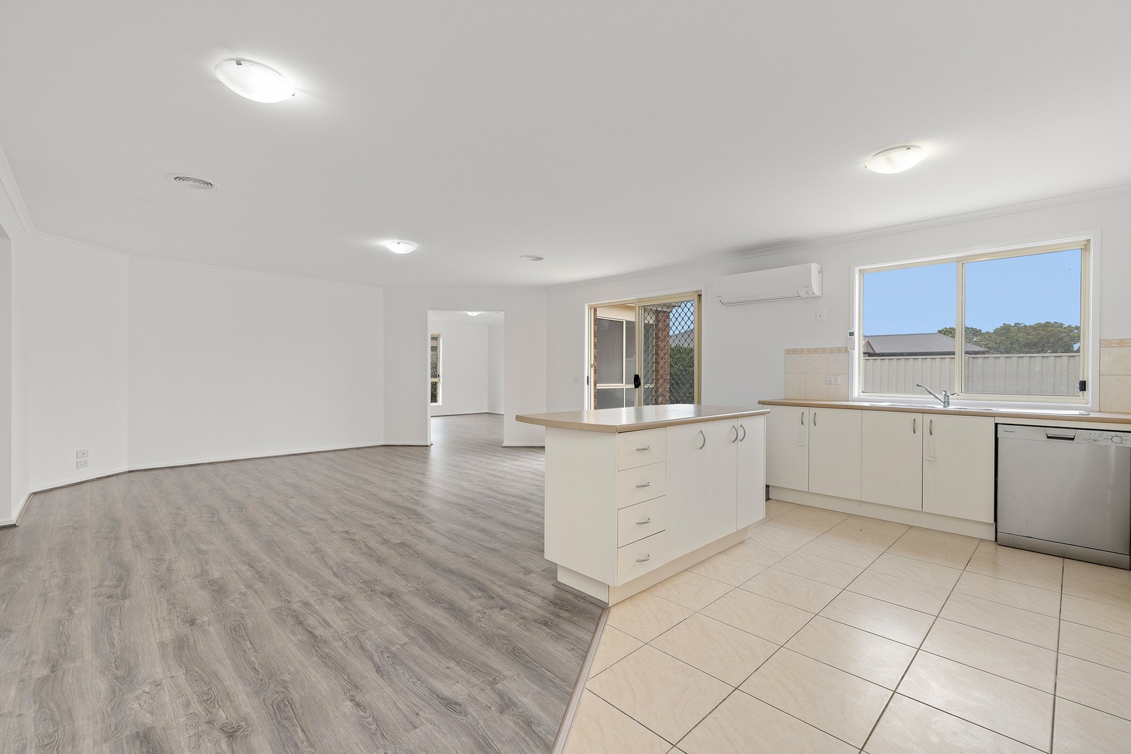 26 Lennon Boulevard, Point Cook, VIC 3030, Point Cook - Thumbnail 5