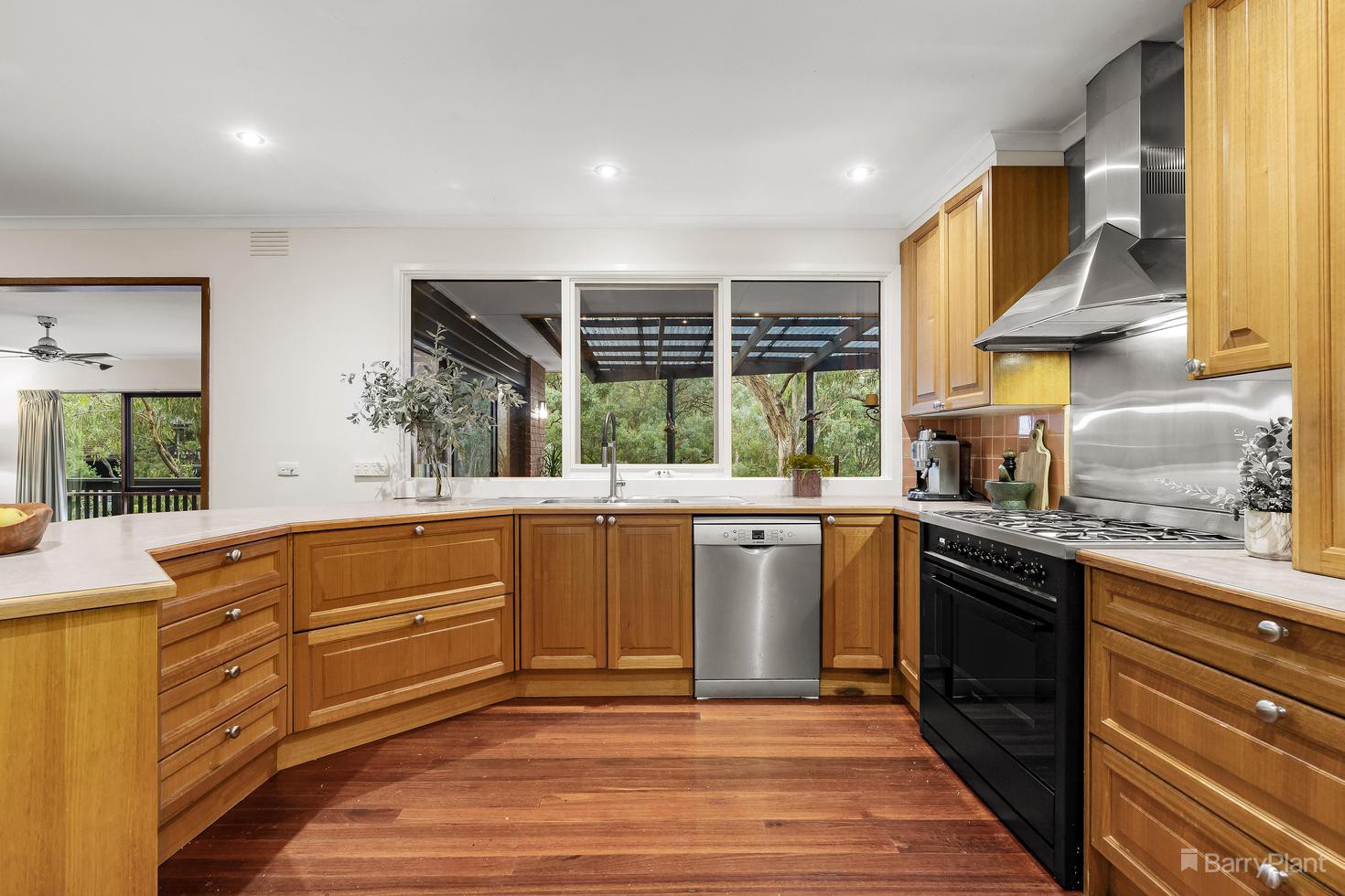 26 Milborne Crescent, Eltham, VIC 3095, Eltham - Thumbnail 3