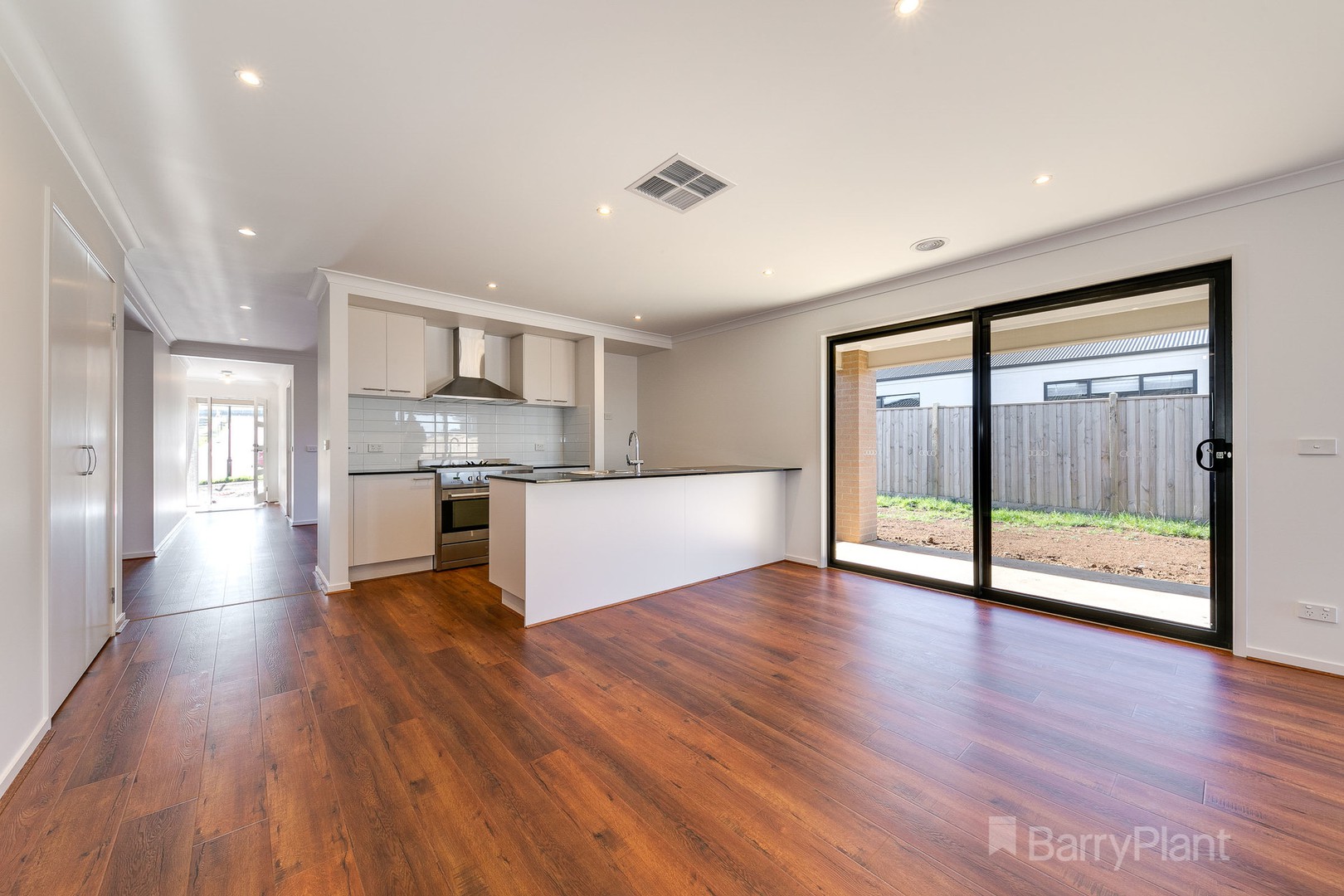 26 Minster Avenue, Warragul, VIC 3820, Warragul - Thumbnail 4