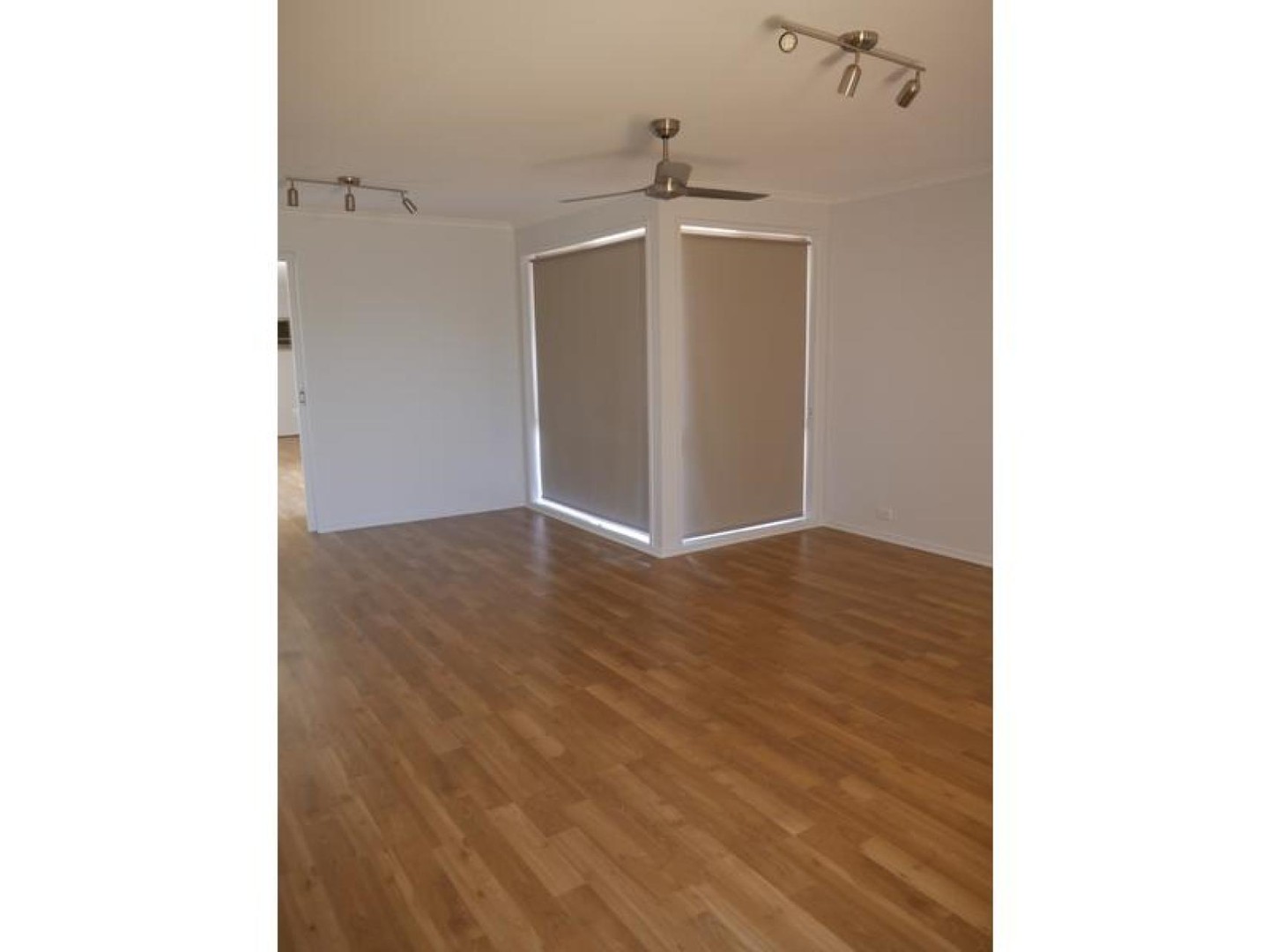 26 Nimmo Crescent, Kurunjang, VIC 3337, Kurunjang - Thumbnail 2