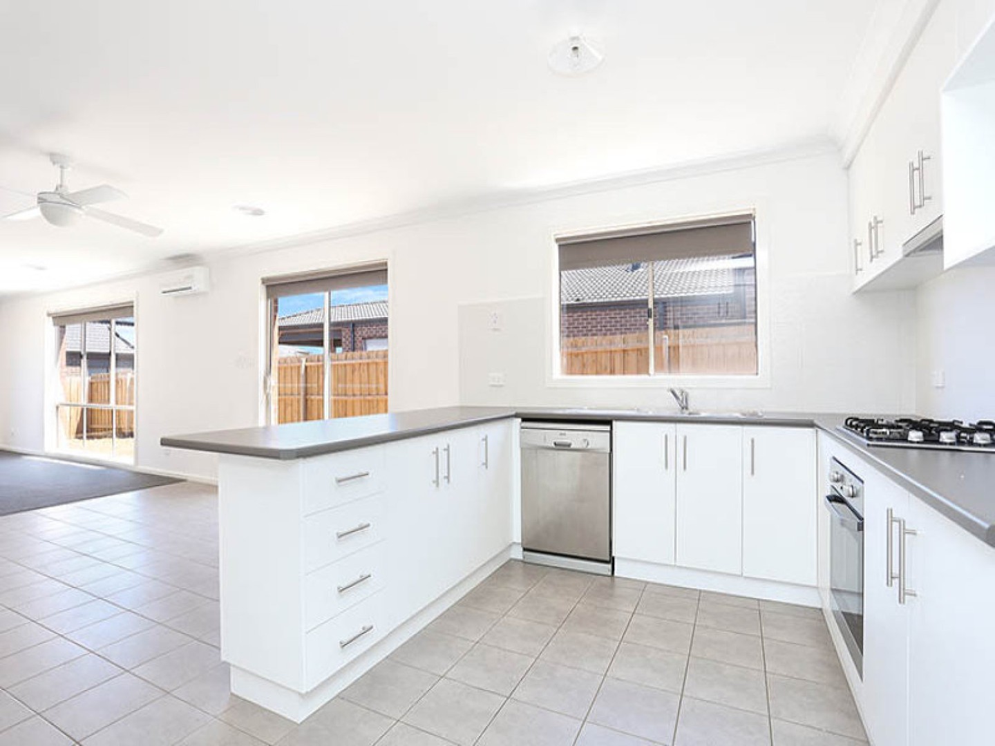 26 Noranda Circuit, Melton West, VIC 3337, Melton West - Thumbnail 2