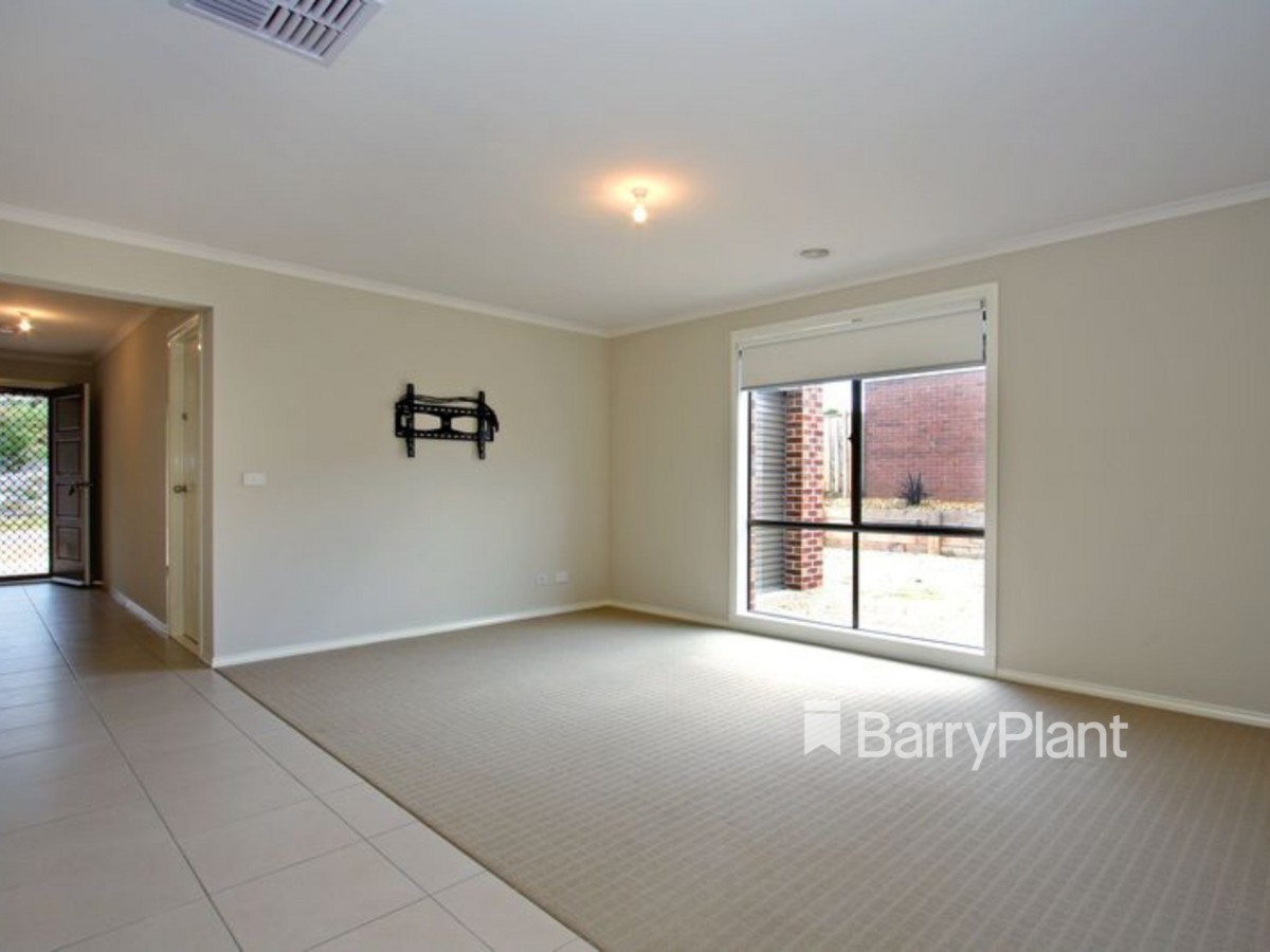 26 Parkedge Circuit, Rosebud, VIC 3939, Rosebud - Thumbnail 2