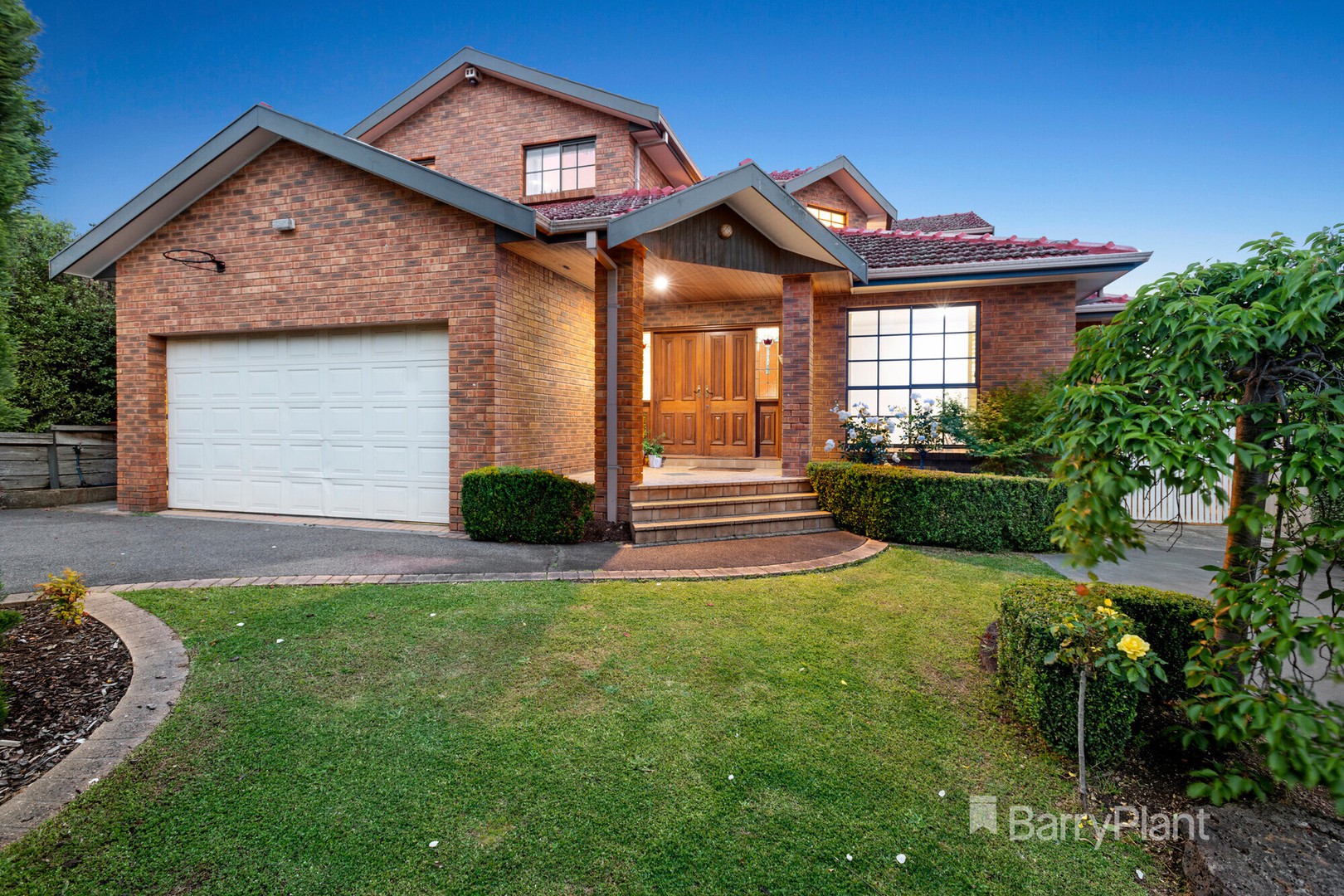 26 Patrick Close, Greensborough, VIC 3088 - Thumbnail 2 - 08/03/2022