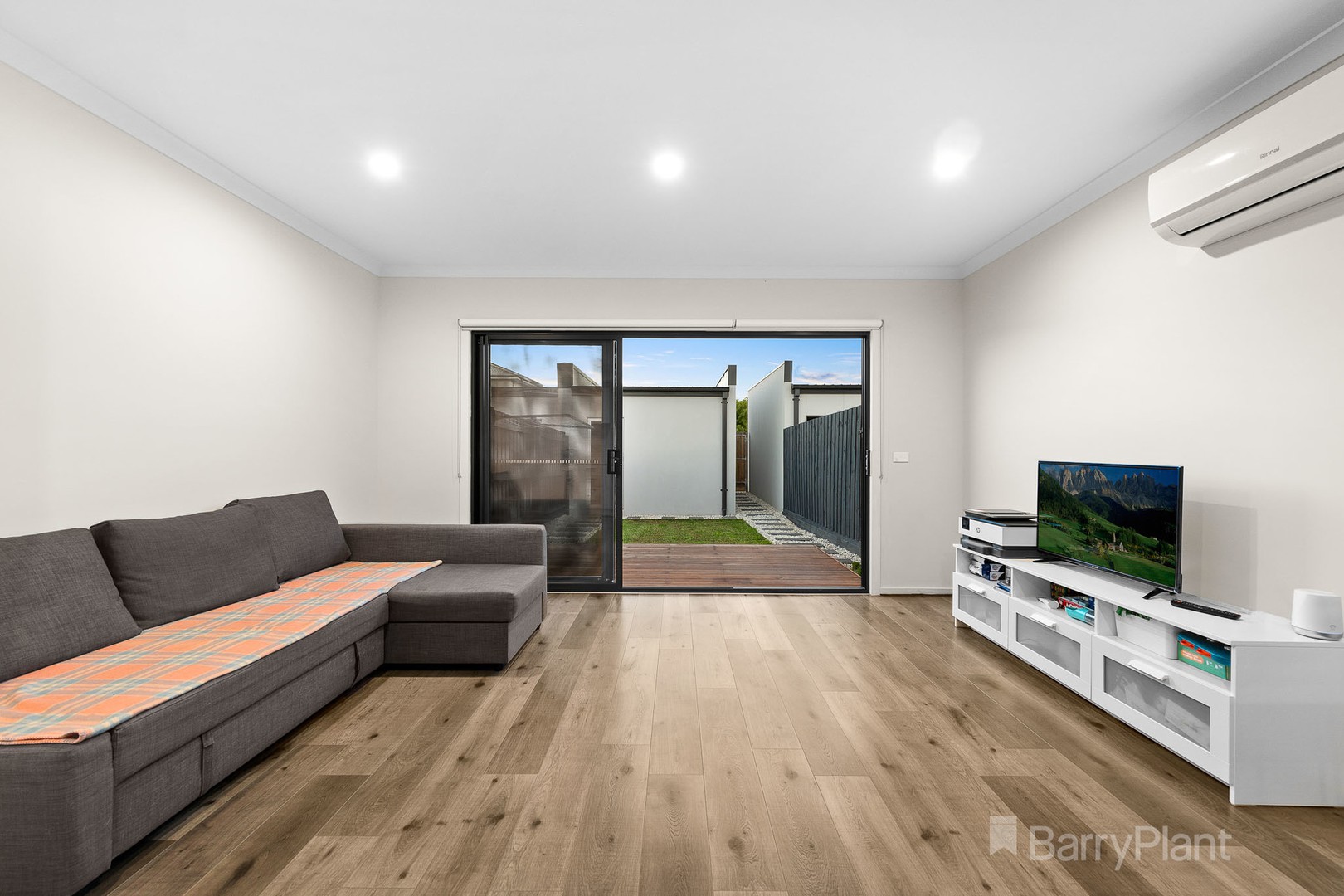 26 Plymouth Boulevard, Clyde North, VIC 3978, Clyde North - Thumbnail 5