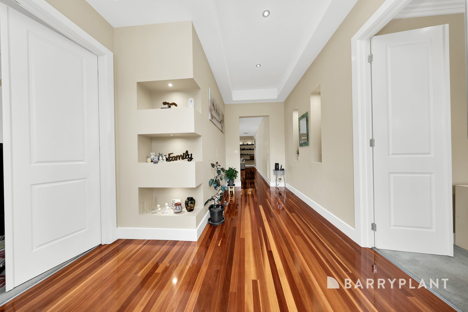 26 Poppy Drive, South Morang, VIC 3752 - Thumbnail 2 - 02/09/2026