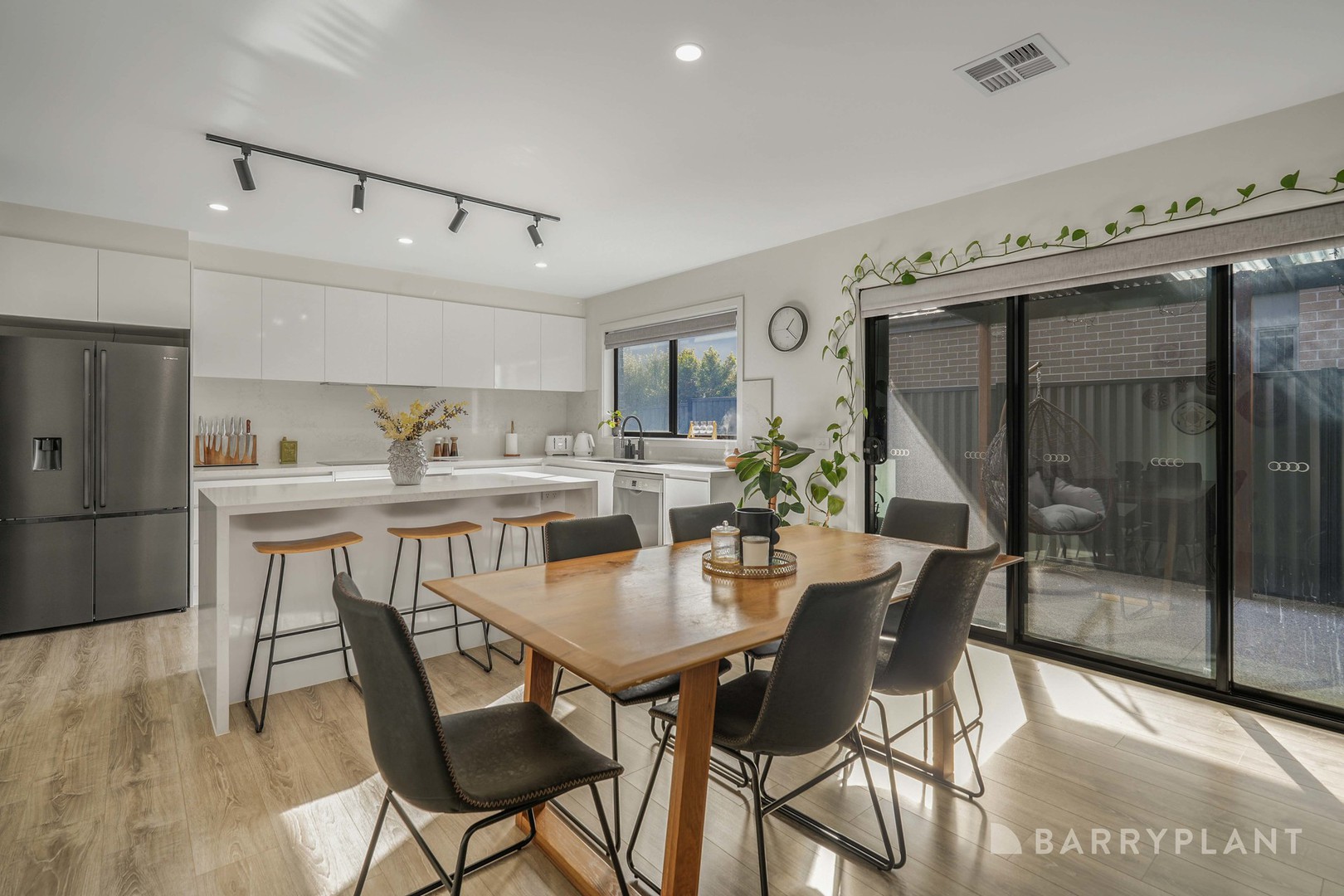 26 Salim Way, Clyde North, VIC 3978, Clyde North - Thumbnail 2