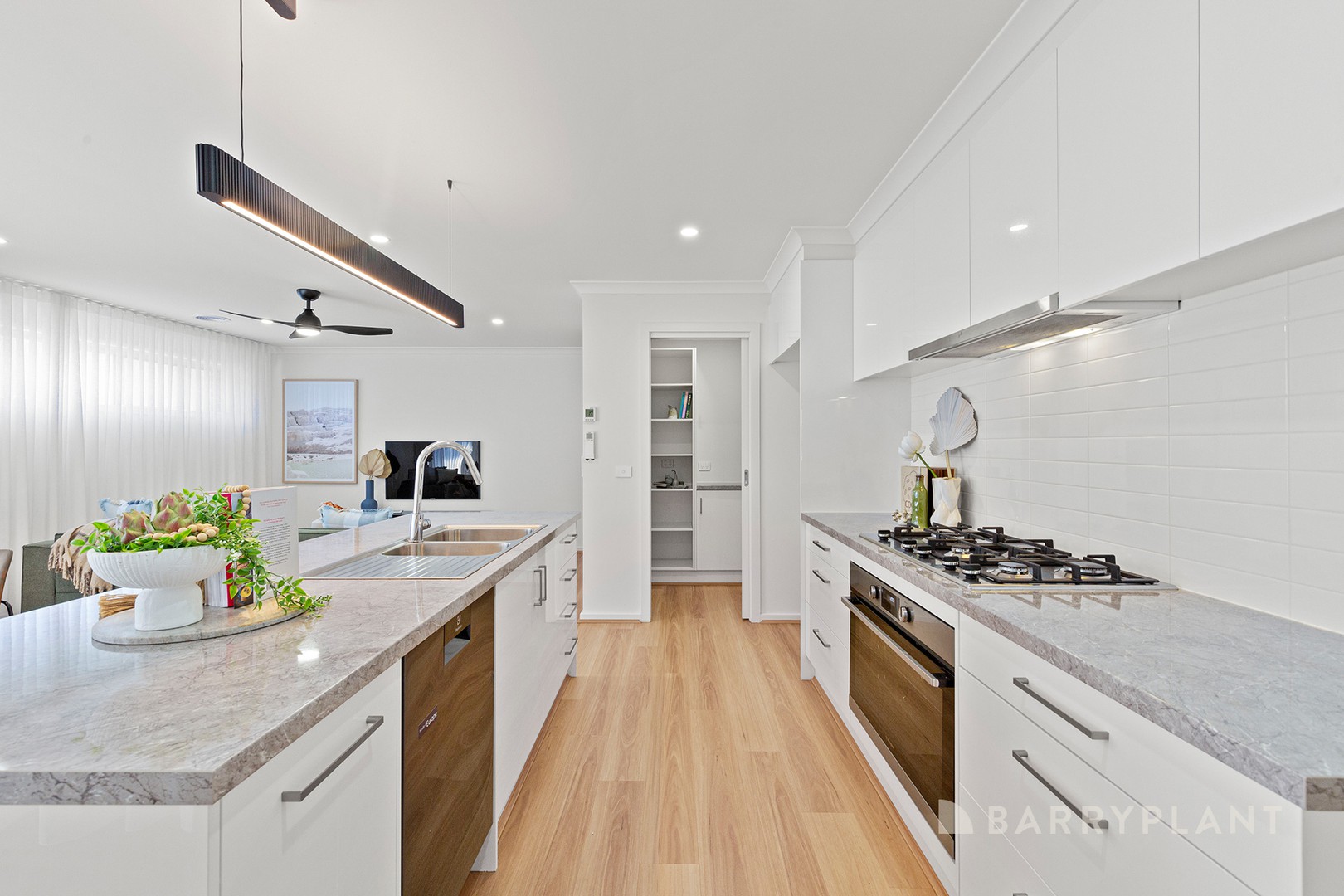26 Sampson Drive, Pakenham, VIC 3810, Pakenham - Thumbnail 2
