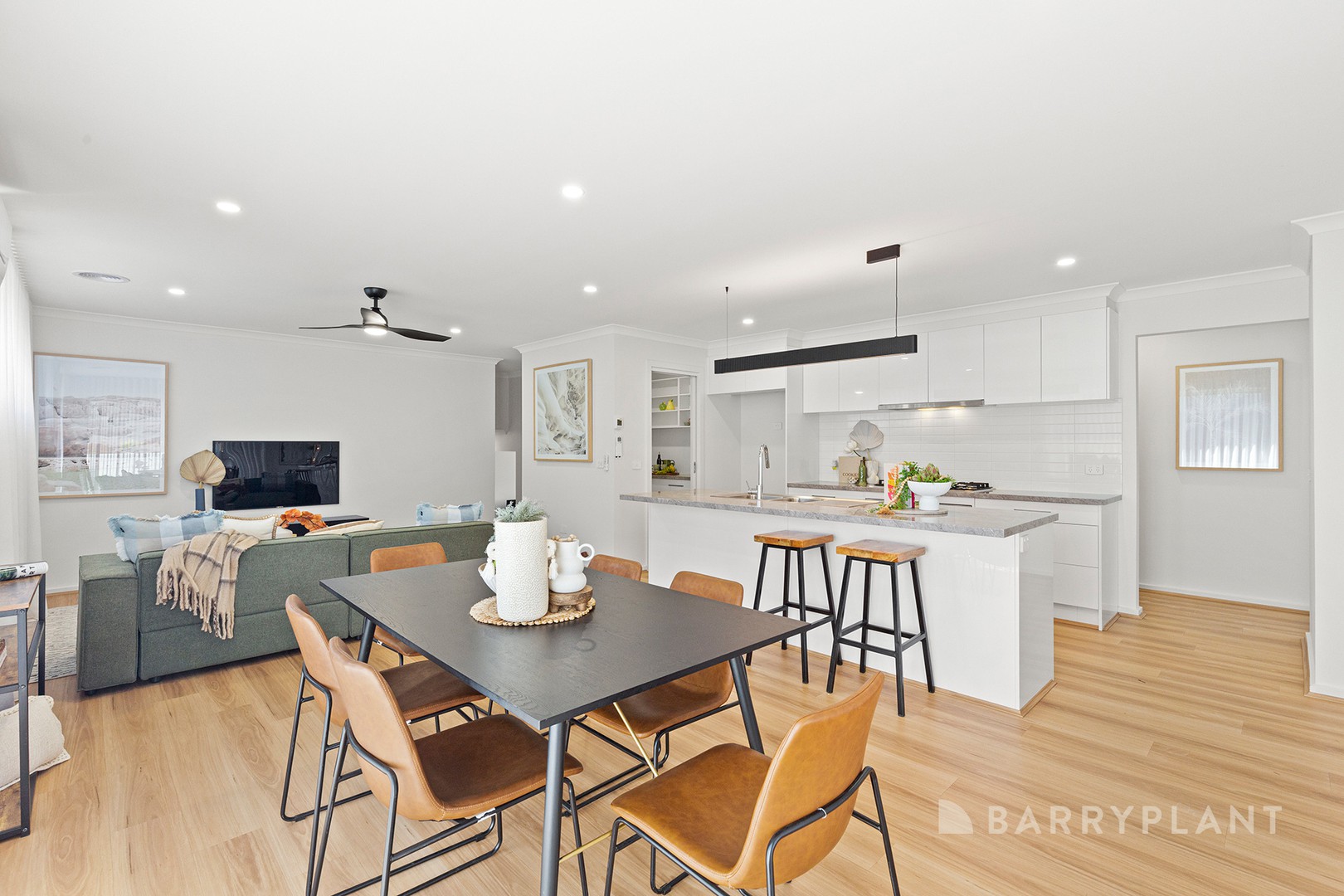 26 Sampson Drive, Pakenham, VIC 3810, Pakenham - Thumbnail 3