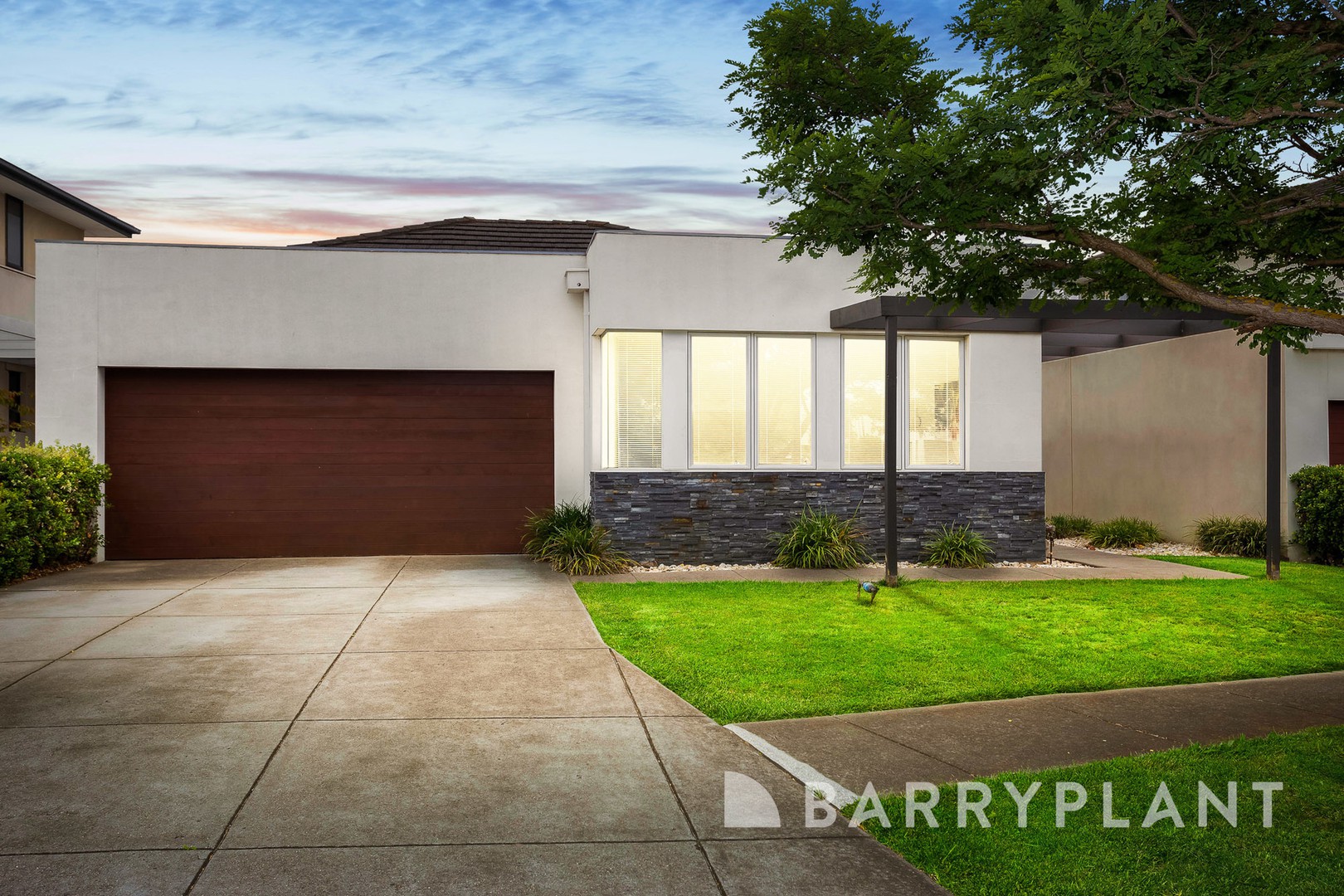 26 Signature Boulevard, Sanctuary Lakes, VIC 3030, Point Cook - Thumbnail 4
