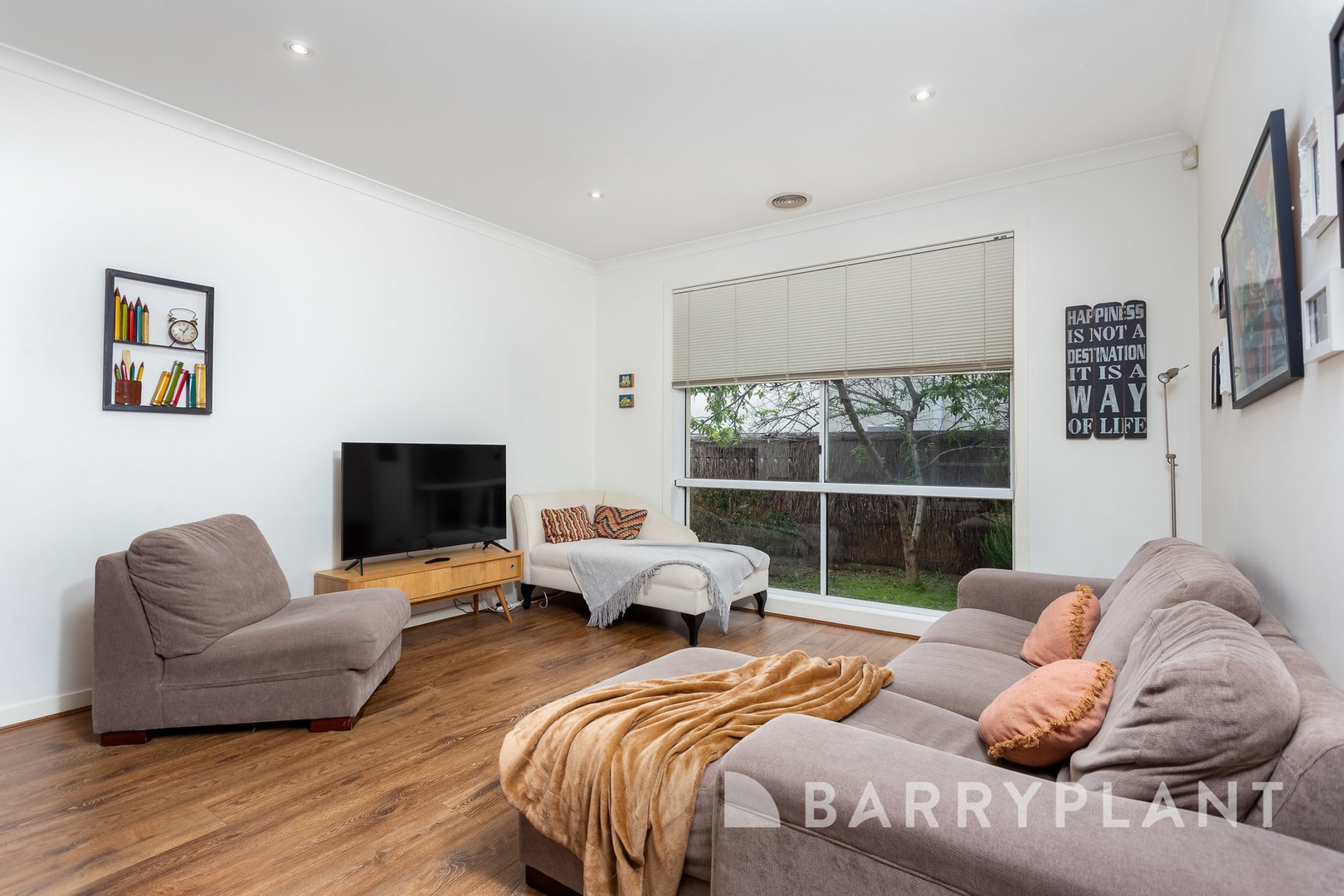 26 Signature Boulevard, Sanctuary Lakes, VIC 3030, Point Cook - Thumbnail 6