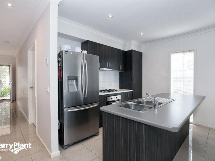 26 Silvergum Way, Craigieburn, VIC 3064, Craigieburn - Thumbnail 3