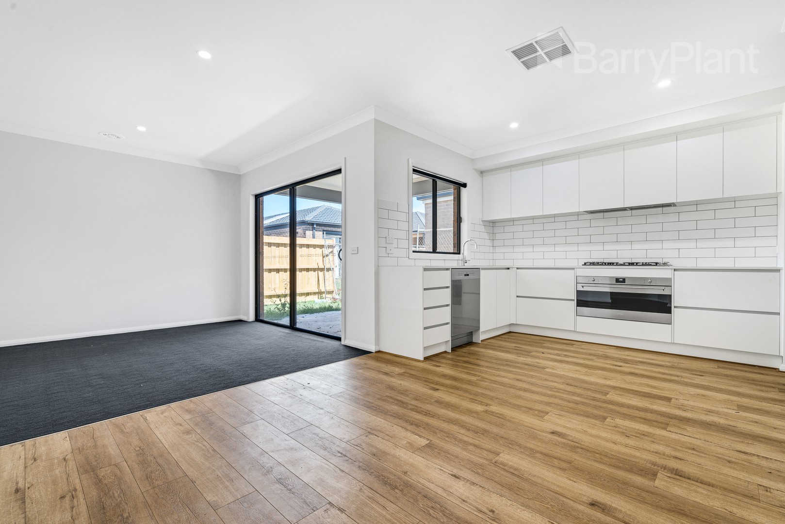 26 Stringybark Drive, Donnybrook, VIC 3064, Donnybrook - Thumbnail 2
