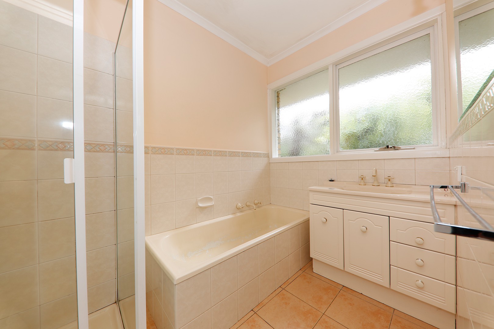 26 Tarella Drive, Mount Waverley, VIC 3149, Mount Waverley - Thumbnail 3