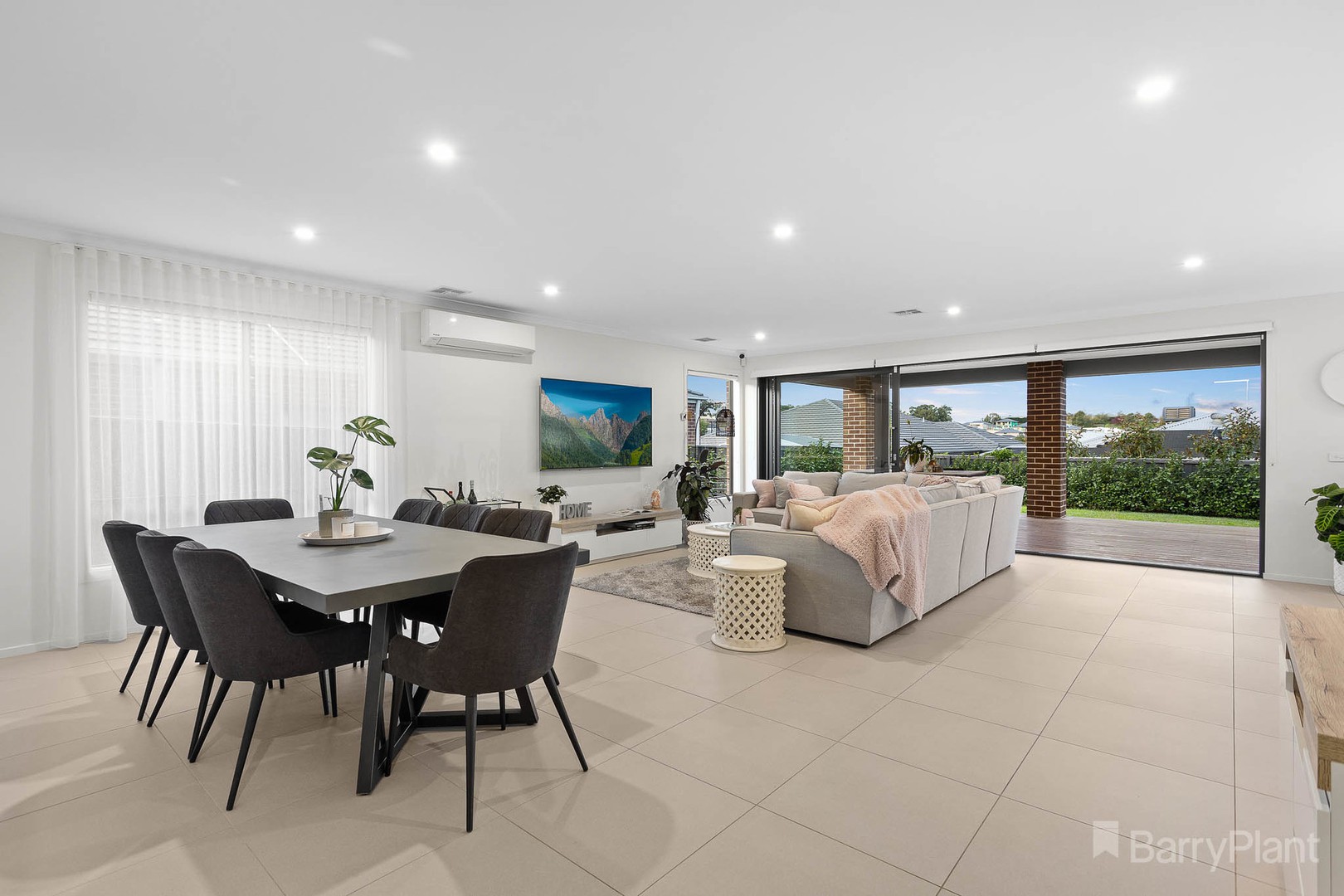 26 Toddington Avenue, Officer, VIC 3809, Officer - Thumbnail 3