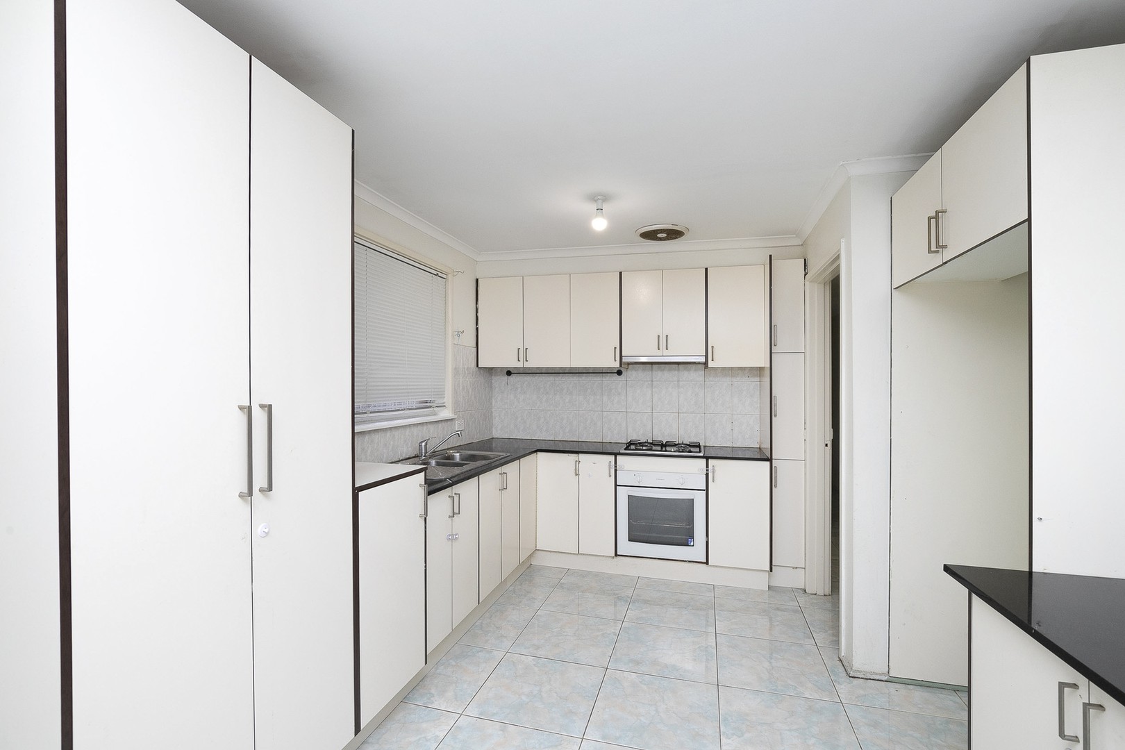 26 Toledo Road, St Albans, VIC 3021, St Albans - Thumbnail 2