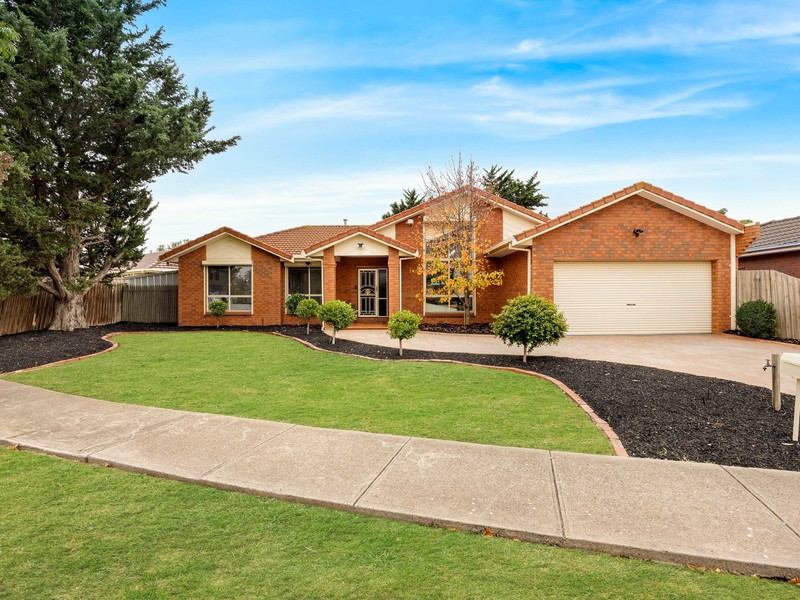 26 Truro Crescent, Taylors Lakes, VIC 3038 - Image - 25/05/2026
