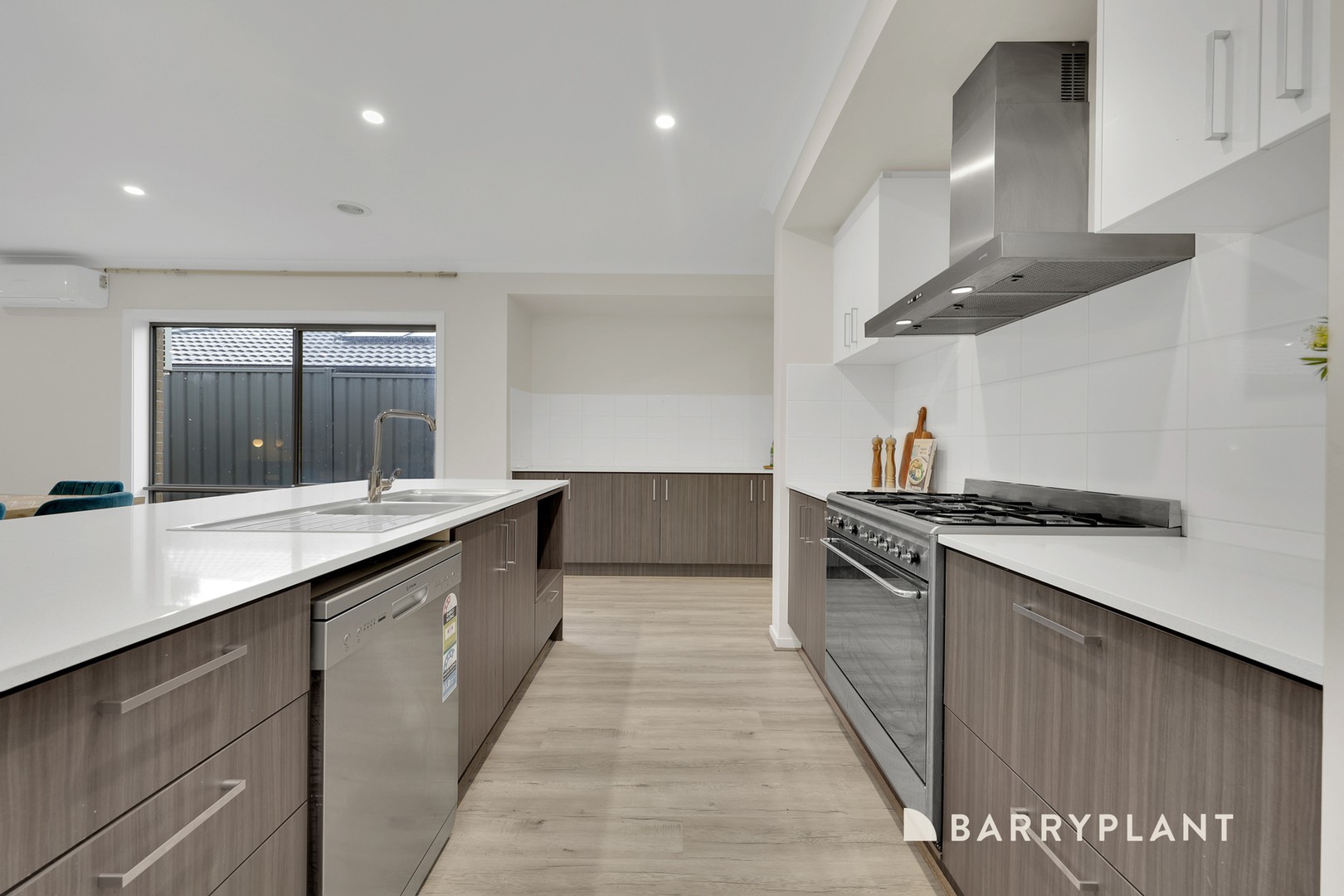 263 Painted Hills Road, Doreen, VIC 3754, Doreen - Thumbnail 3