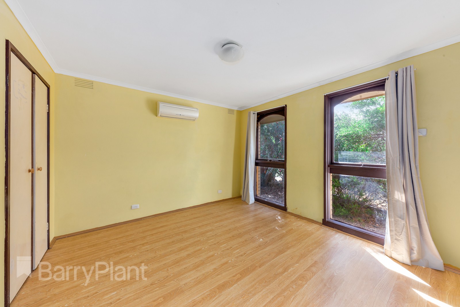267 Furlong Road, St Albans, VIC 3021 - Thumbnail 1 - 04/11/2021