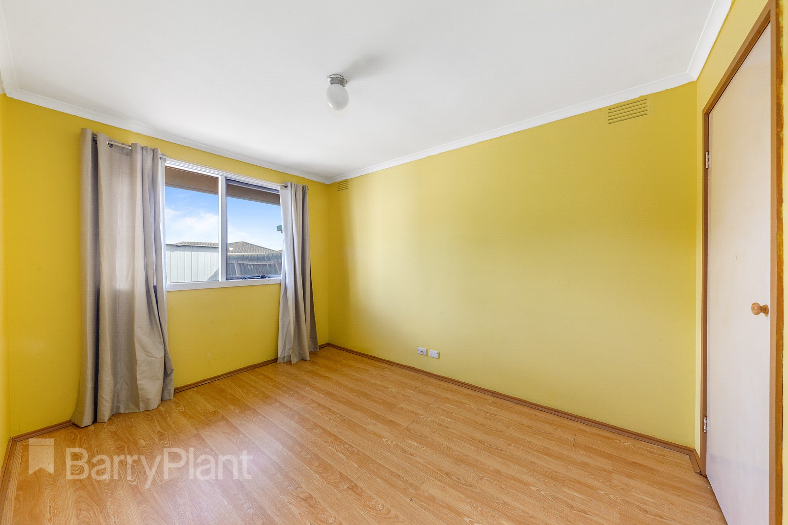 267 Furlong Road, St Albans, VIC 3021 - Thumbnail 2 - 04/11/2021