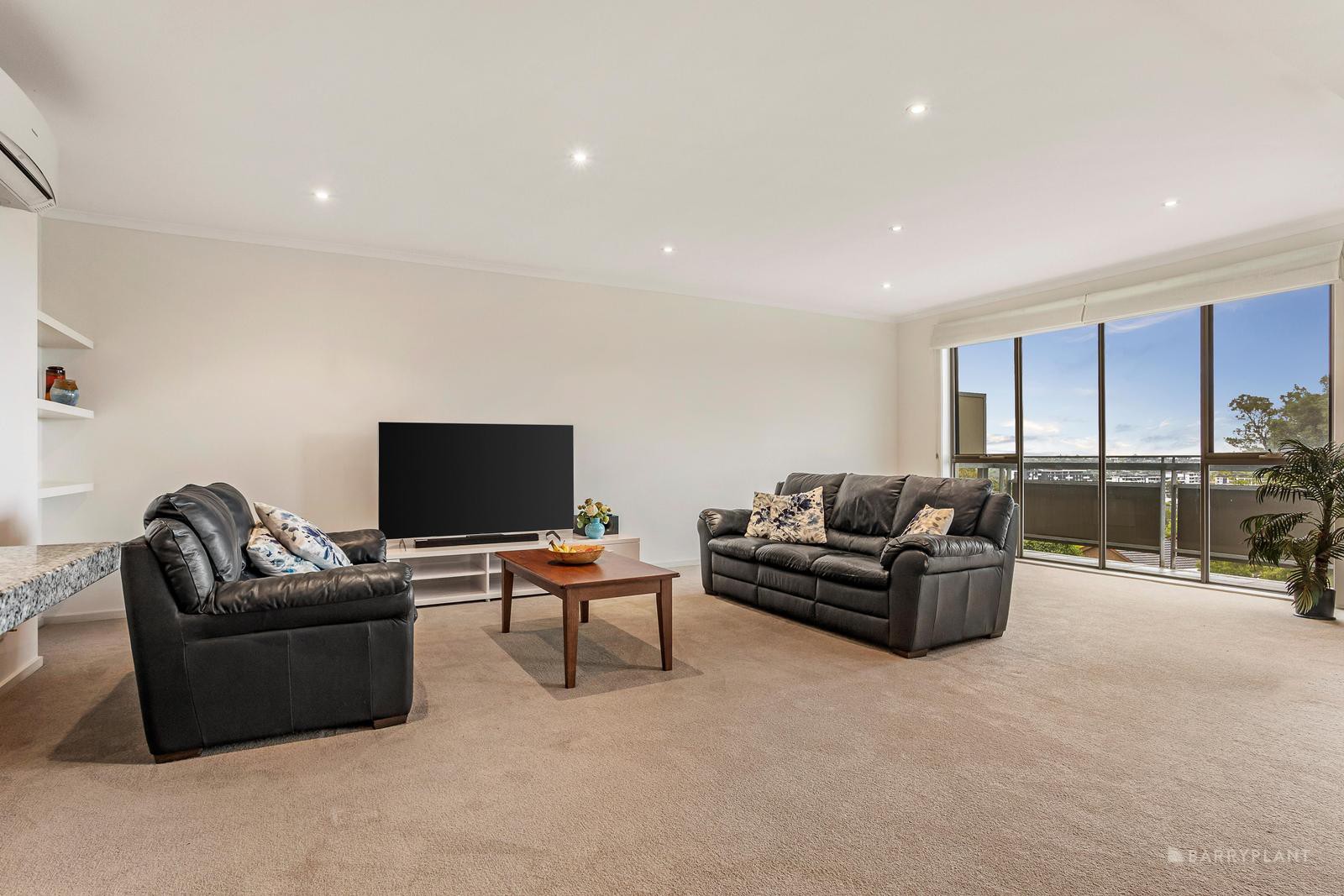 27/3 Sovereign Point Court, Doncaster, VIC 3108 - Thumbnail 2 - 13/02/2025