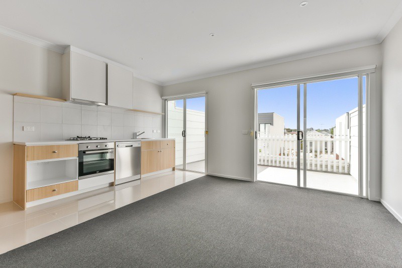 27/5-13 Oxford Street, Whittington, VIC 3219, Whittington - Thumbnail 2