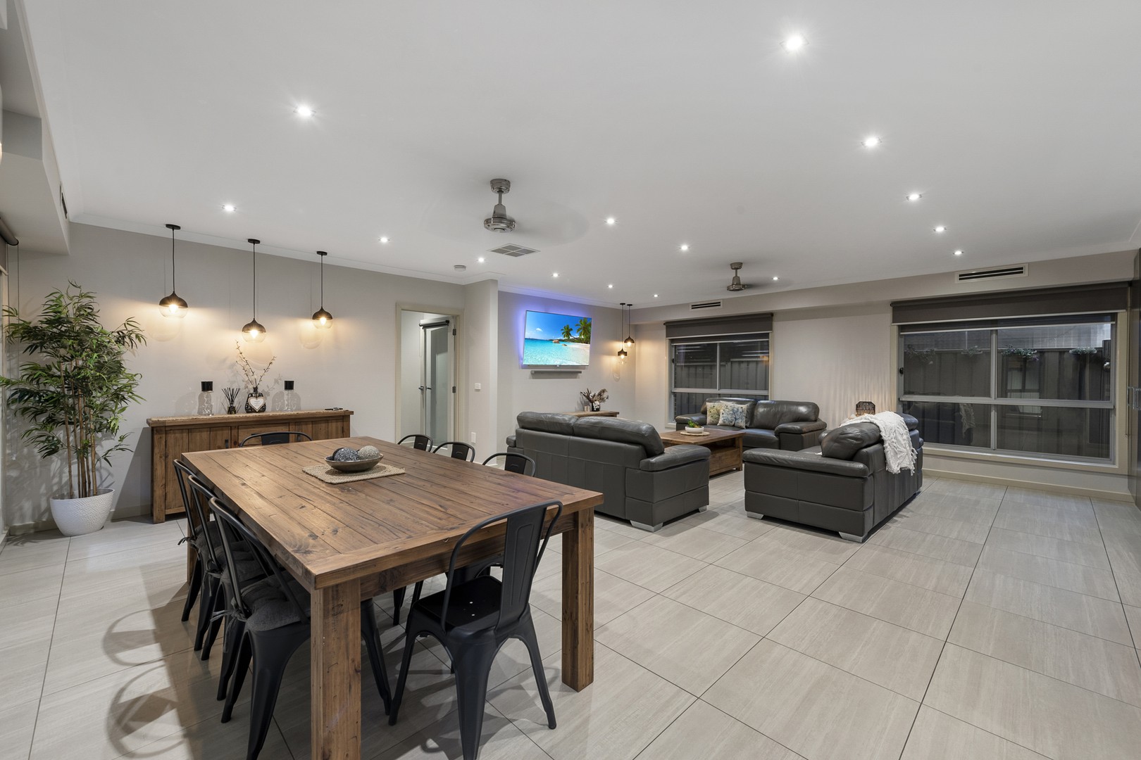 27 Arroyo Place, Caroline Springs, VIC 3023, Caroline Springs - Thumbnail 3