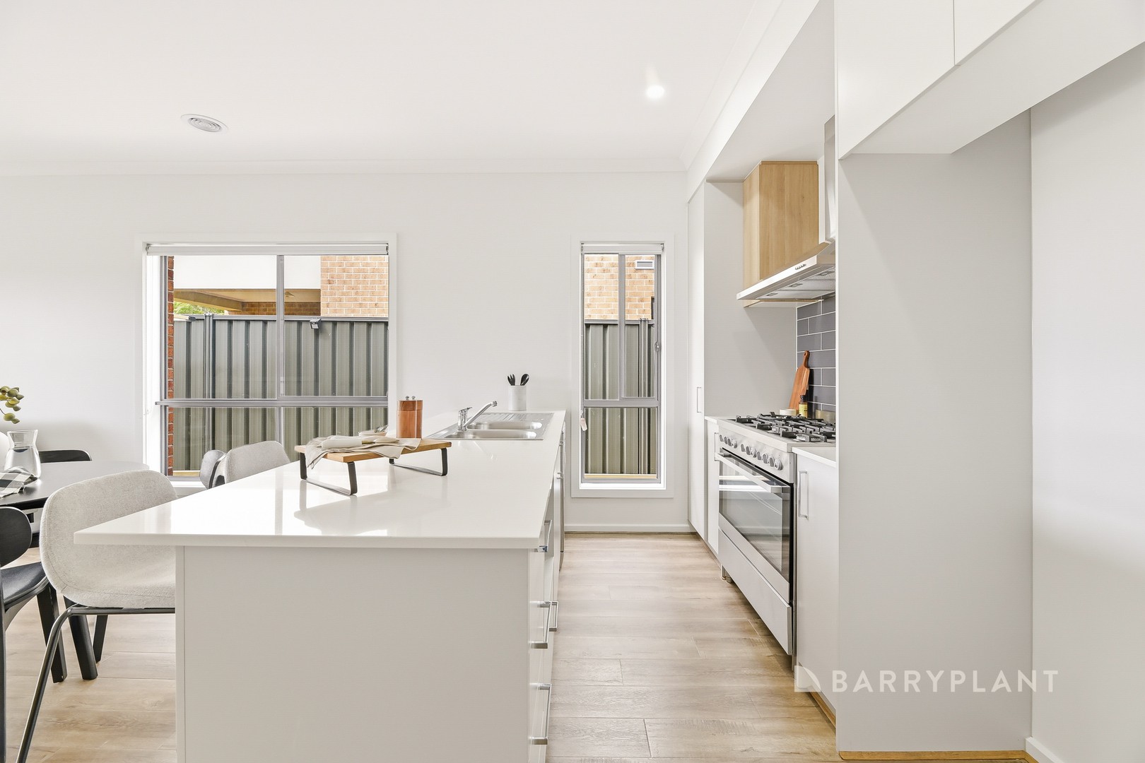 27 Atrani Avenue, Berwick, VIC 3806, Berwick - Thumbnail 4