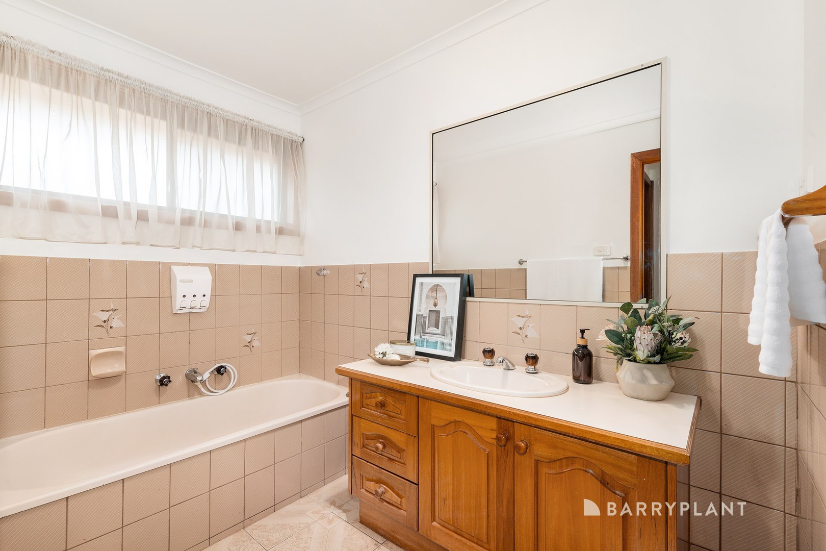 27 Azalea Avenue, Mill Park, VIC 3082, Mill Park - Thumbnail 7